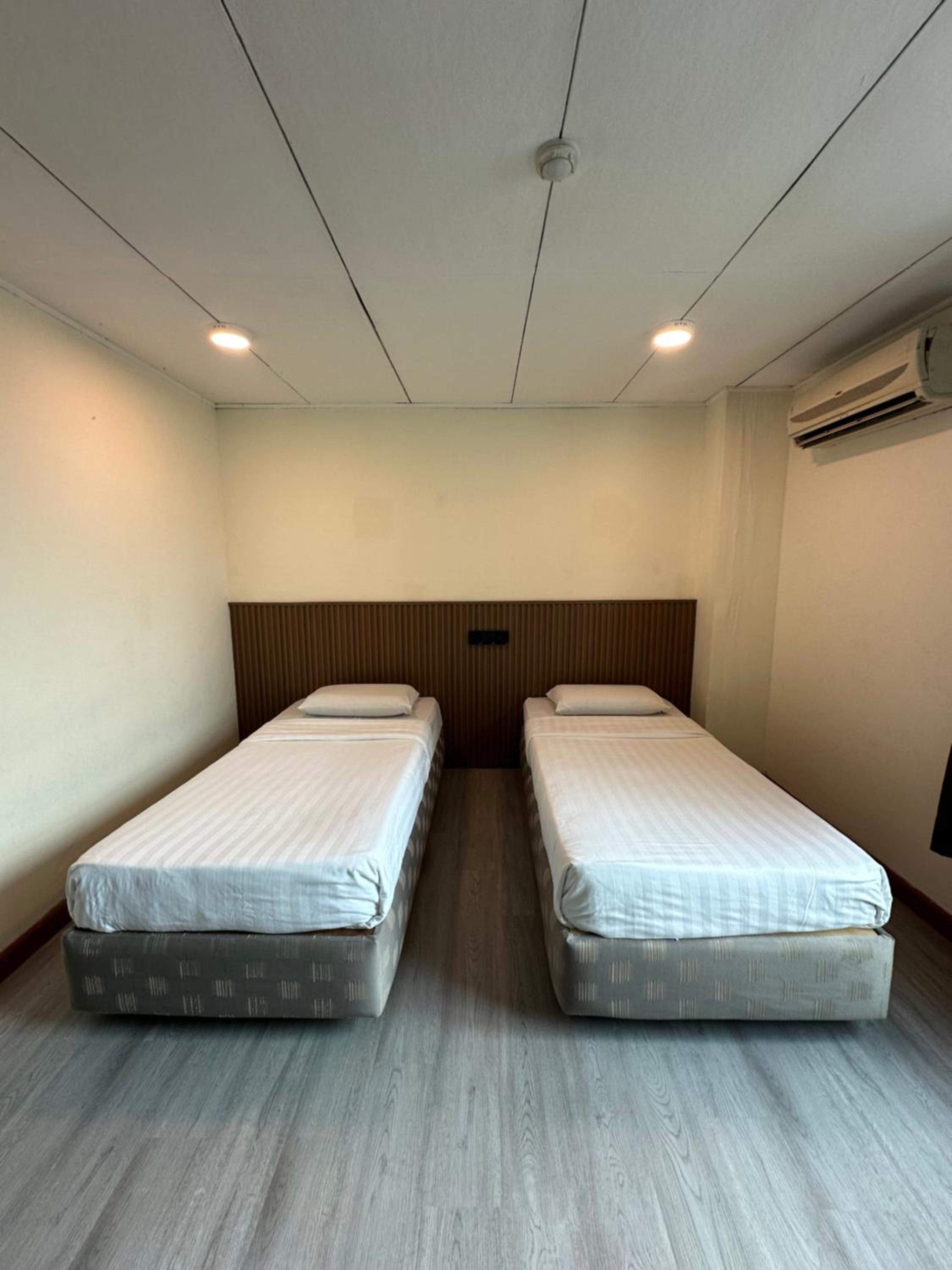 Standard Twin Room - Photo 2