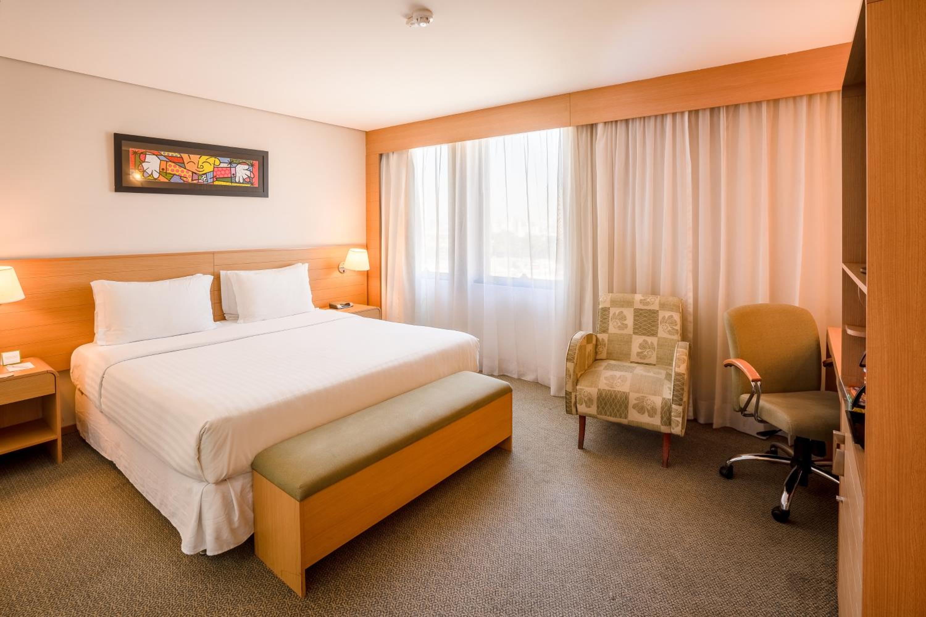 Standard King Room - Photo 4