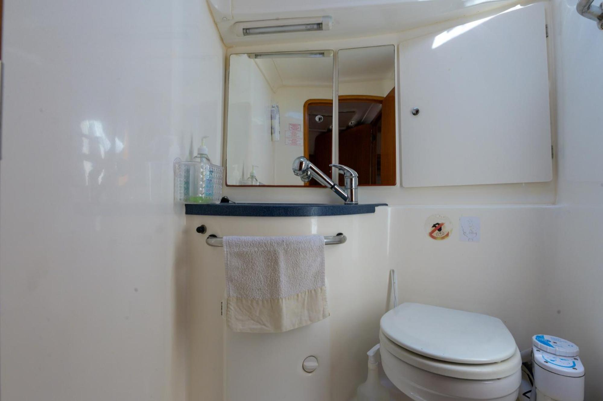 Sailboat Molnos photo 3