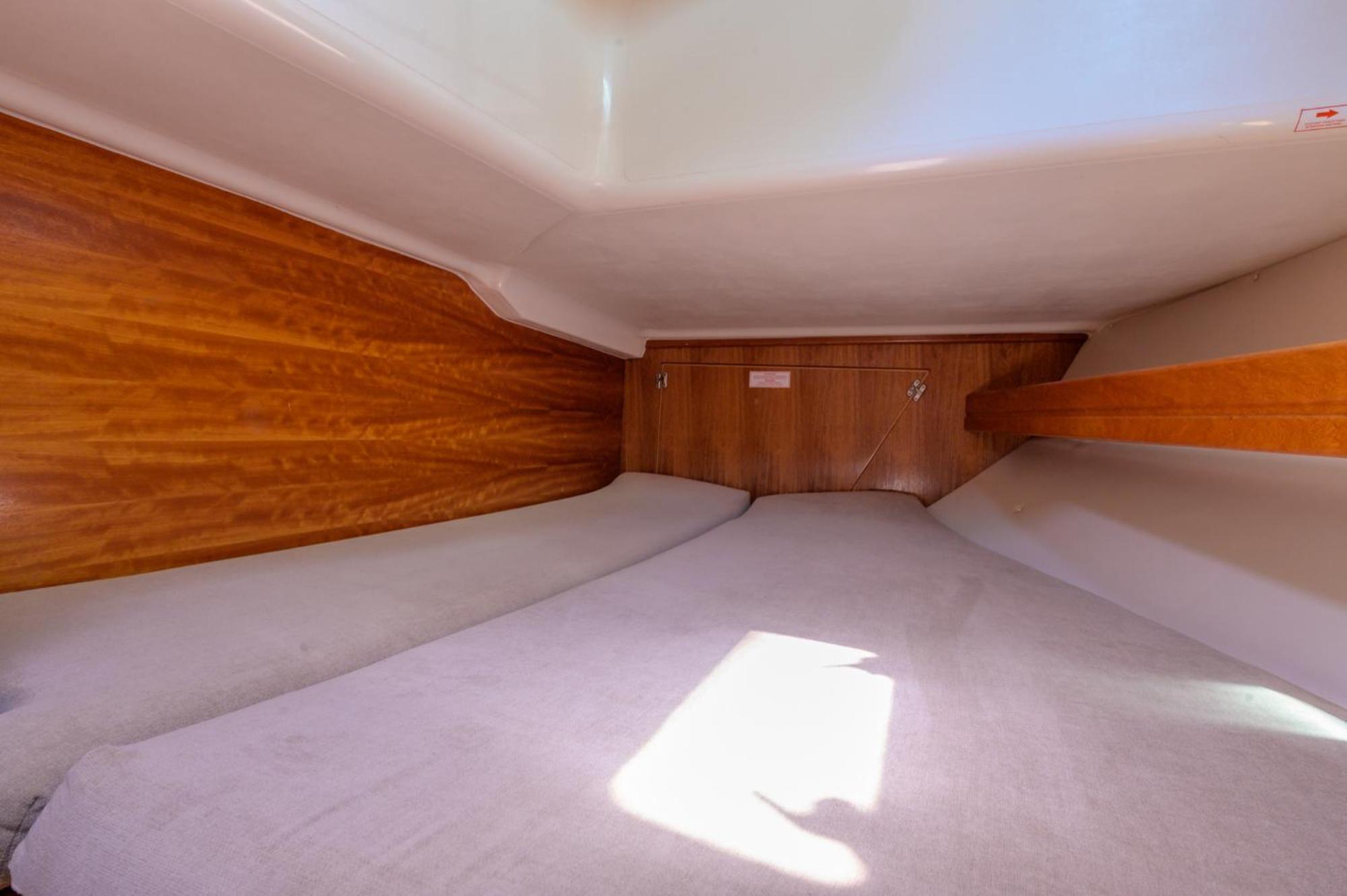 Sailboat Molnos photo 2