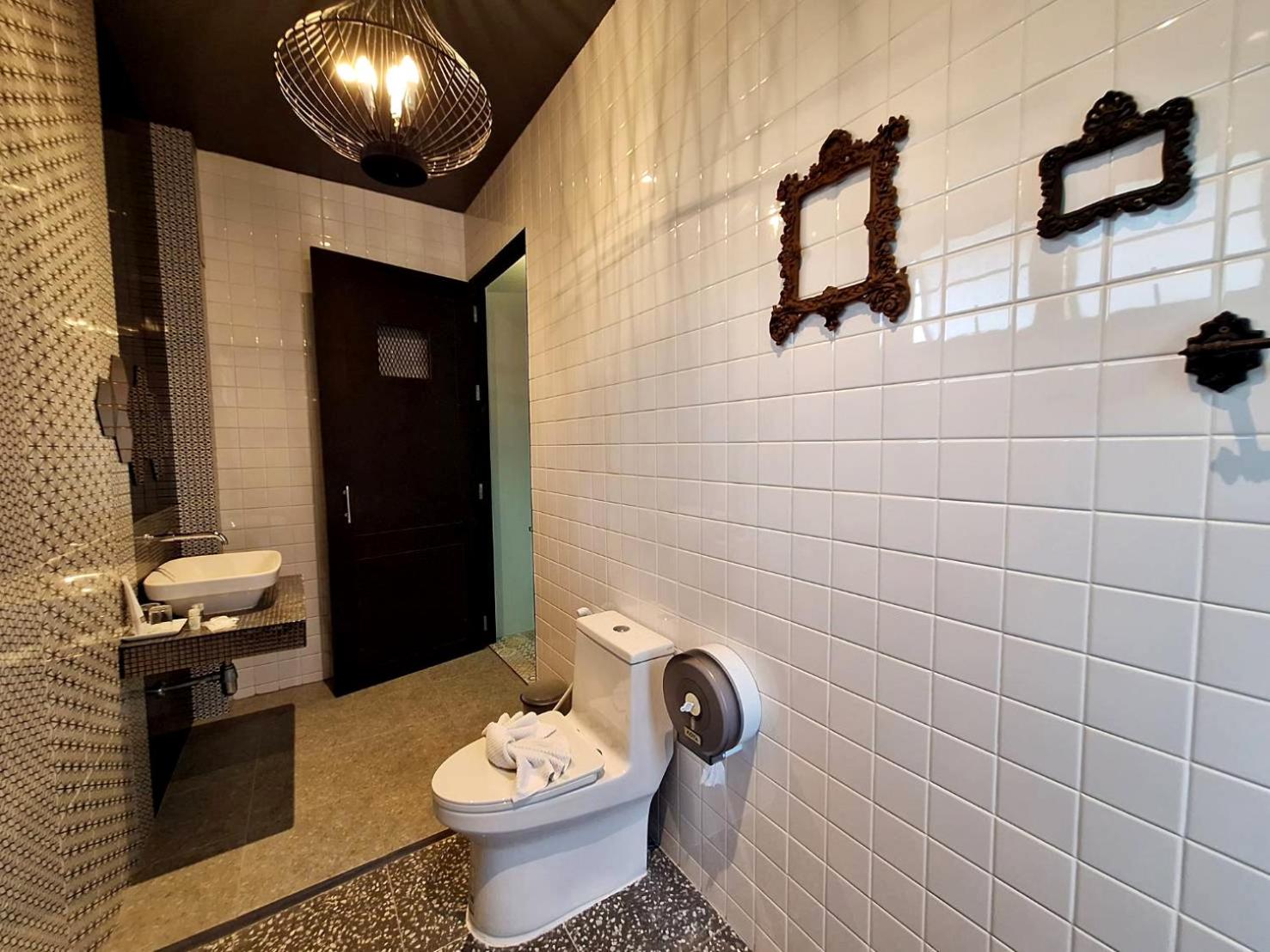 One-Bedroom Villa - Photo 3