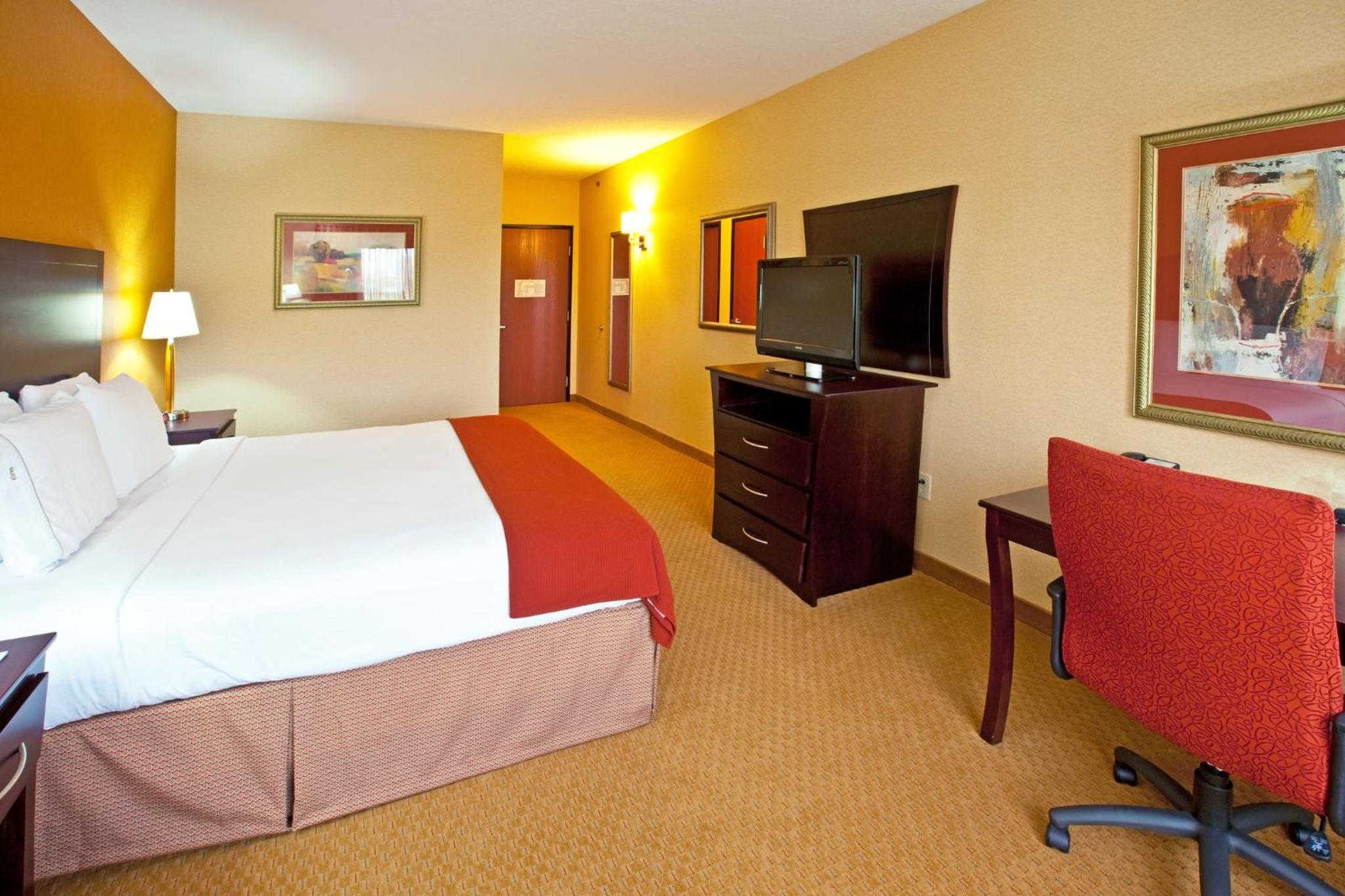 Standard King Room - Photo 4