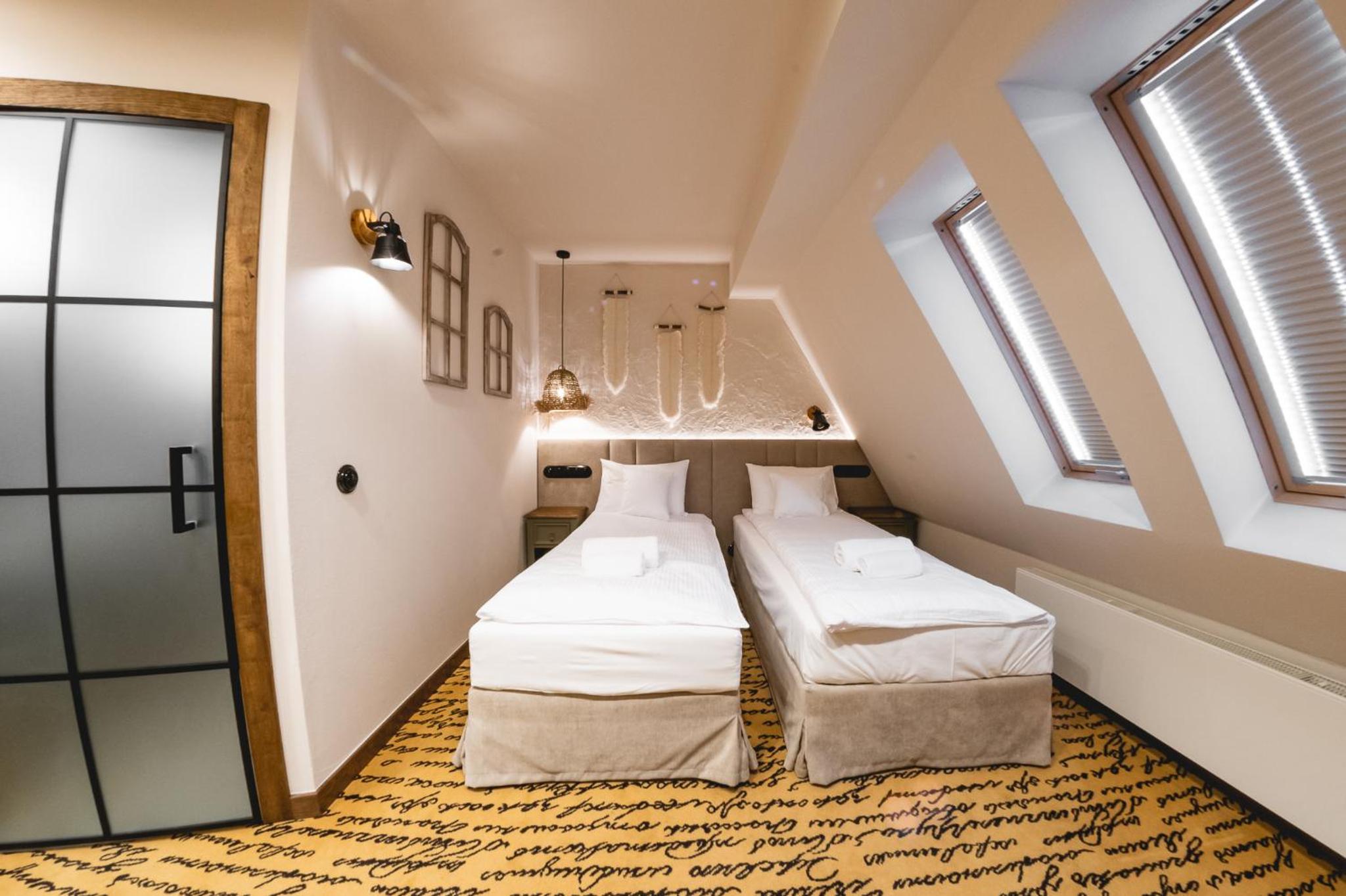 Deluxe Double or Twin Room photo 2