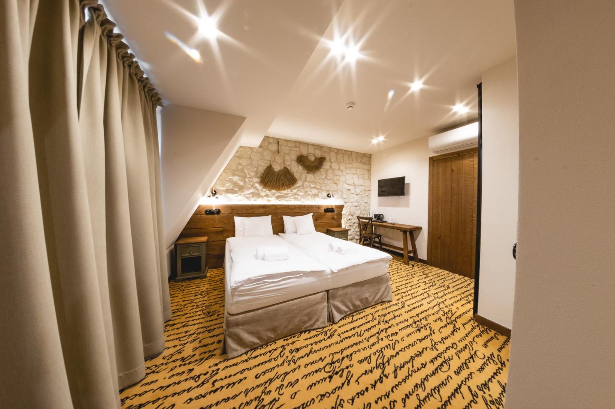 Deluxe Double or Twin Room photo 1