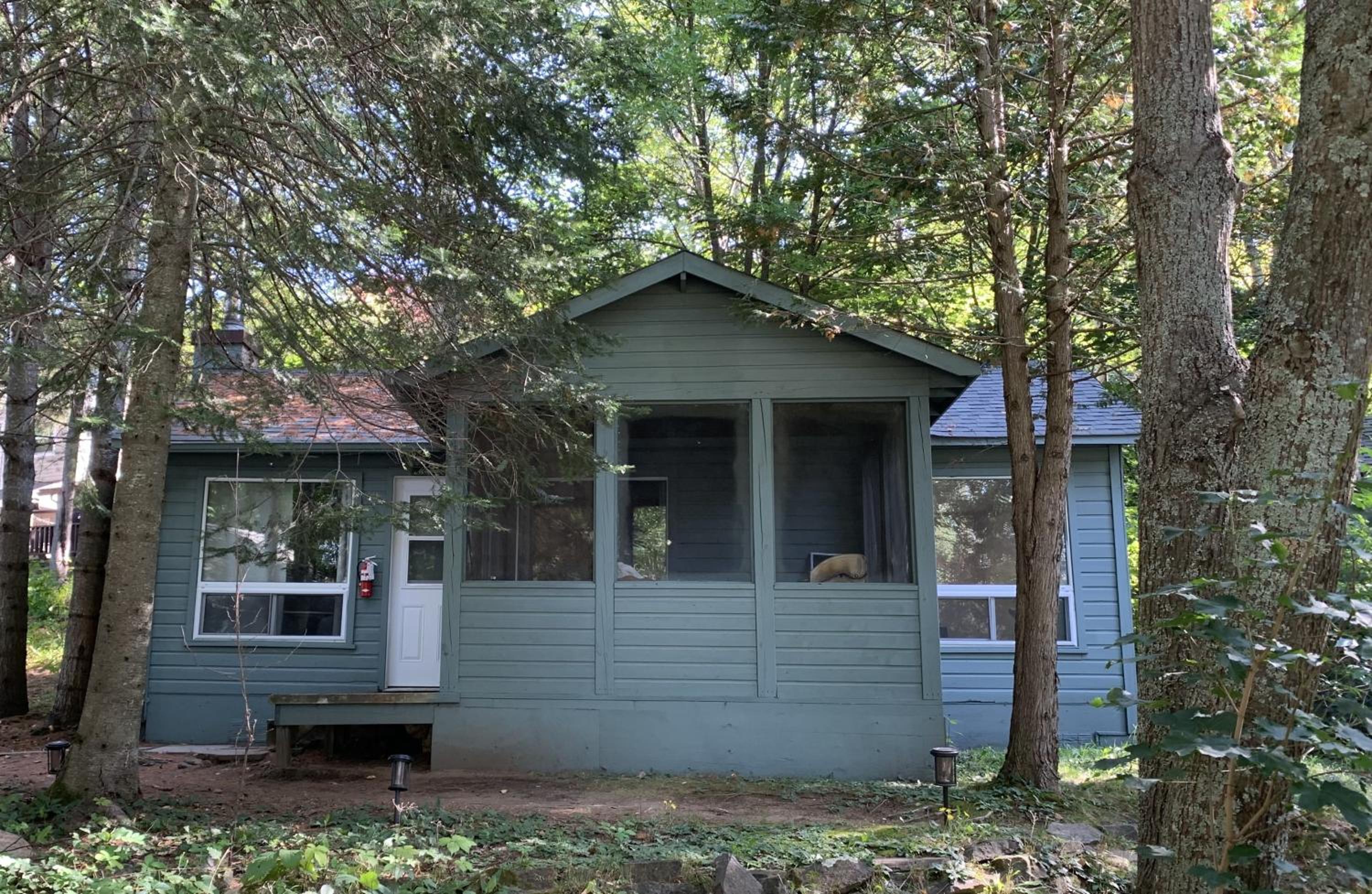 One-Bedroom House - Photo 13