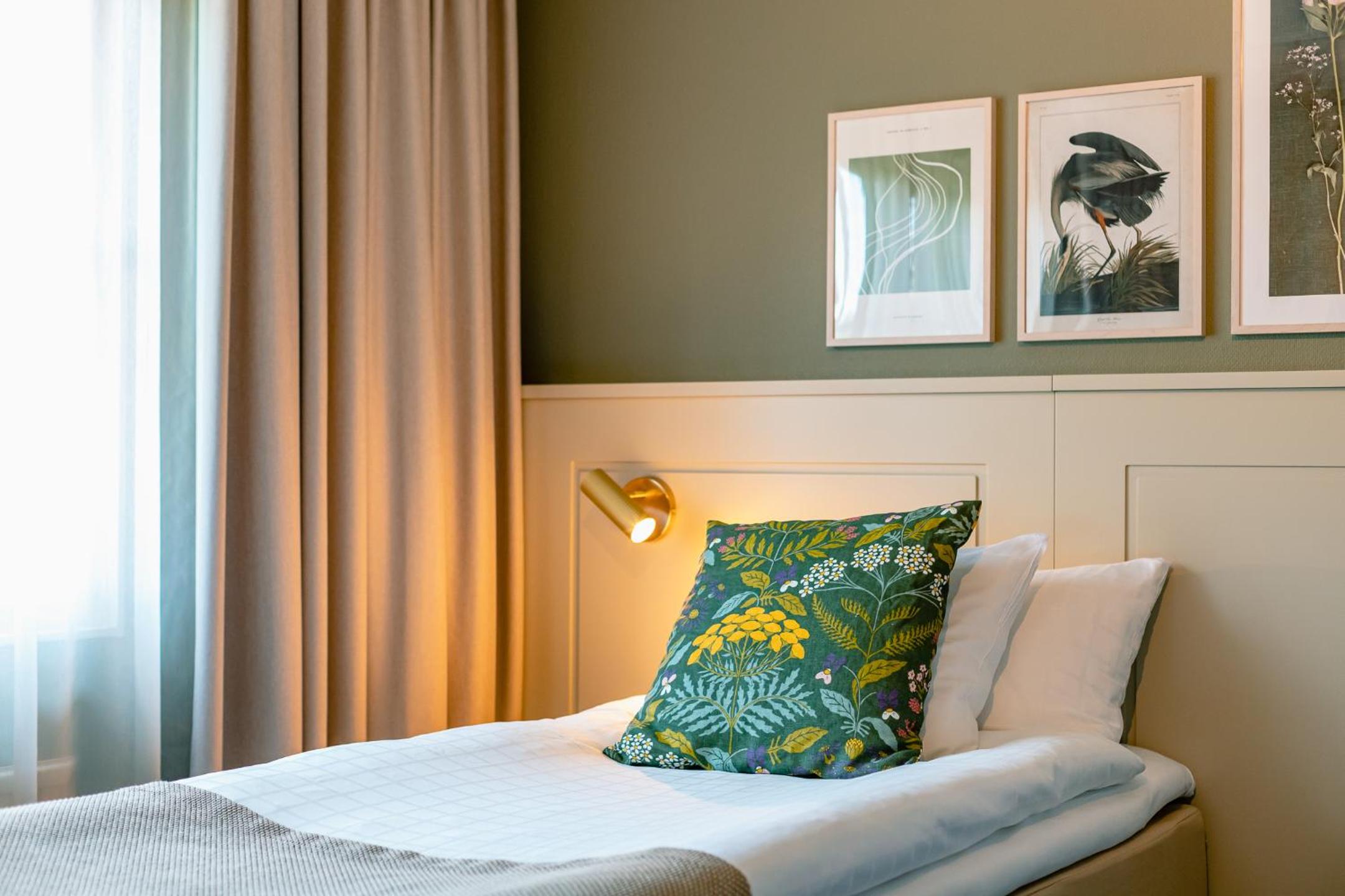 Standard Twin Room - Photo 16