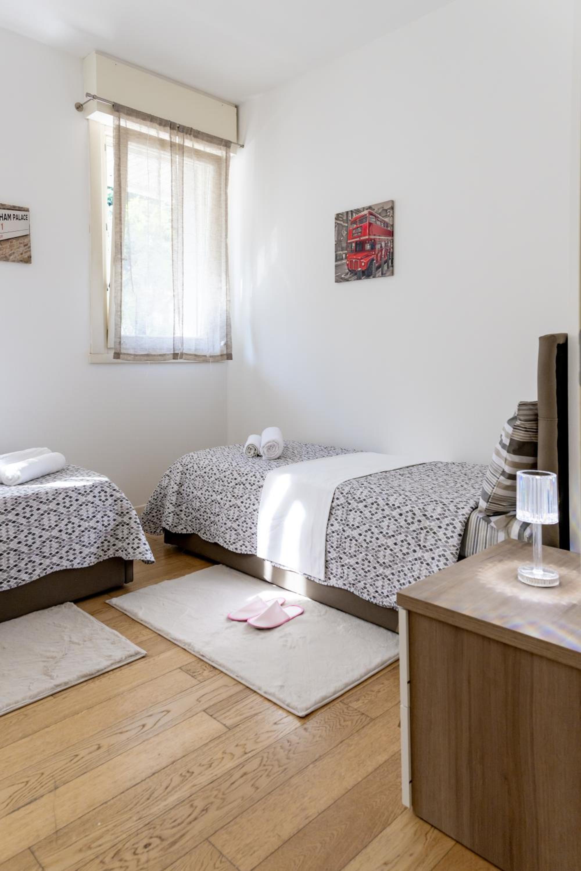 Deluxe Twin Room photo 1