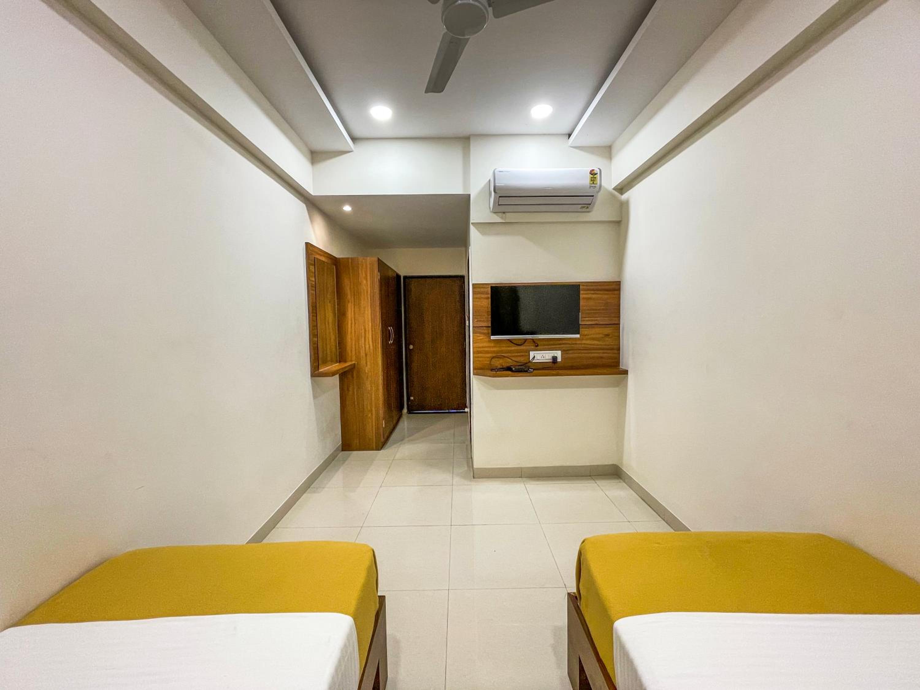 Deluxe Twin Room photo 3