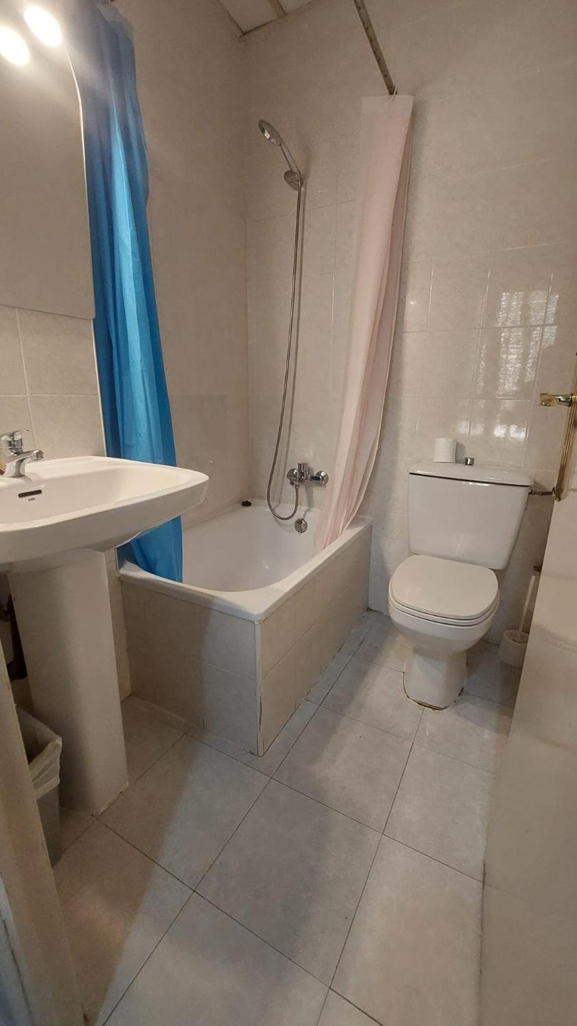 Standard Queen Room photo 3