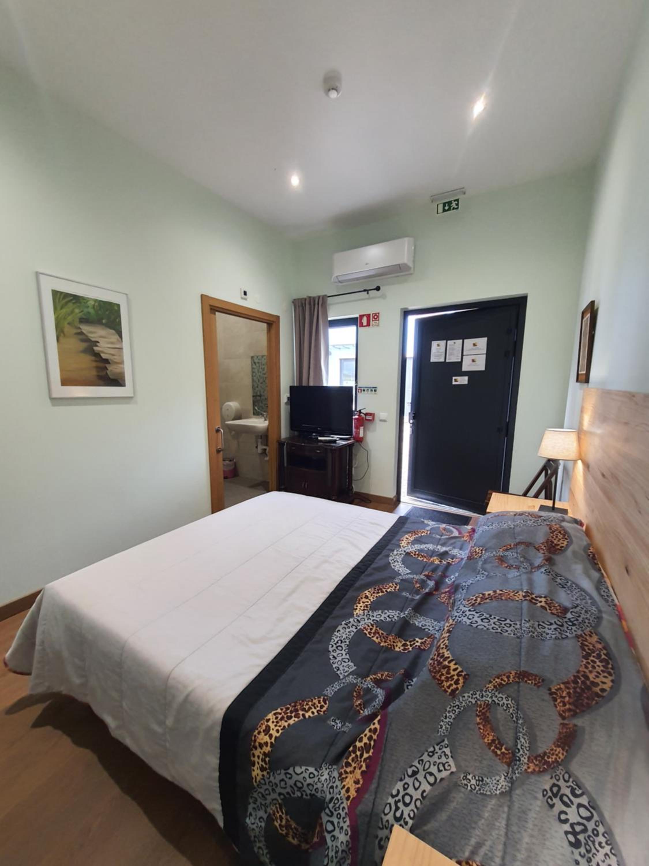 Double Room - Disability Access - Photo 1