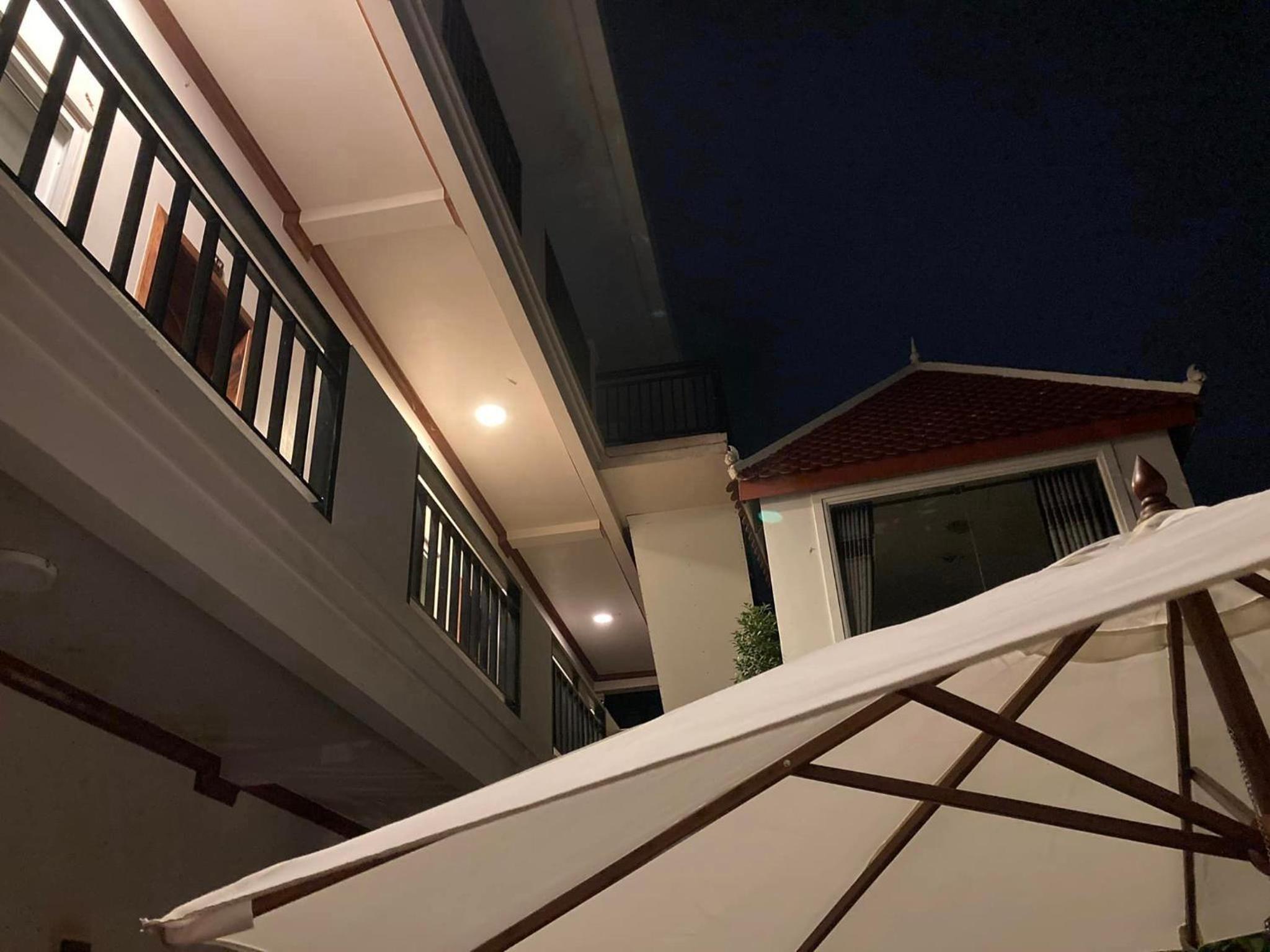 King Room with Balcony