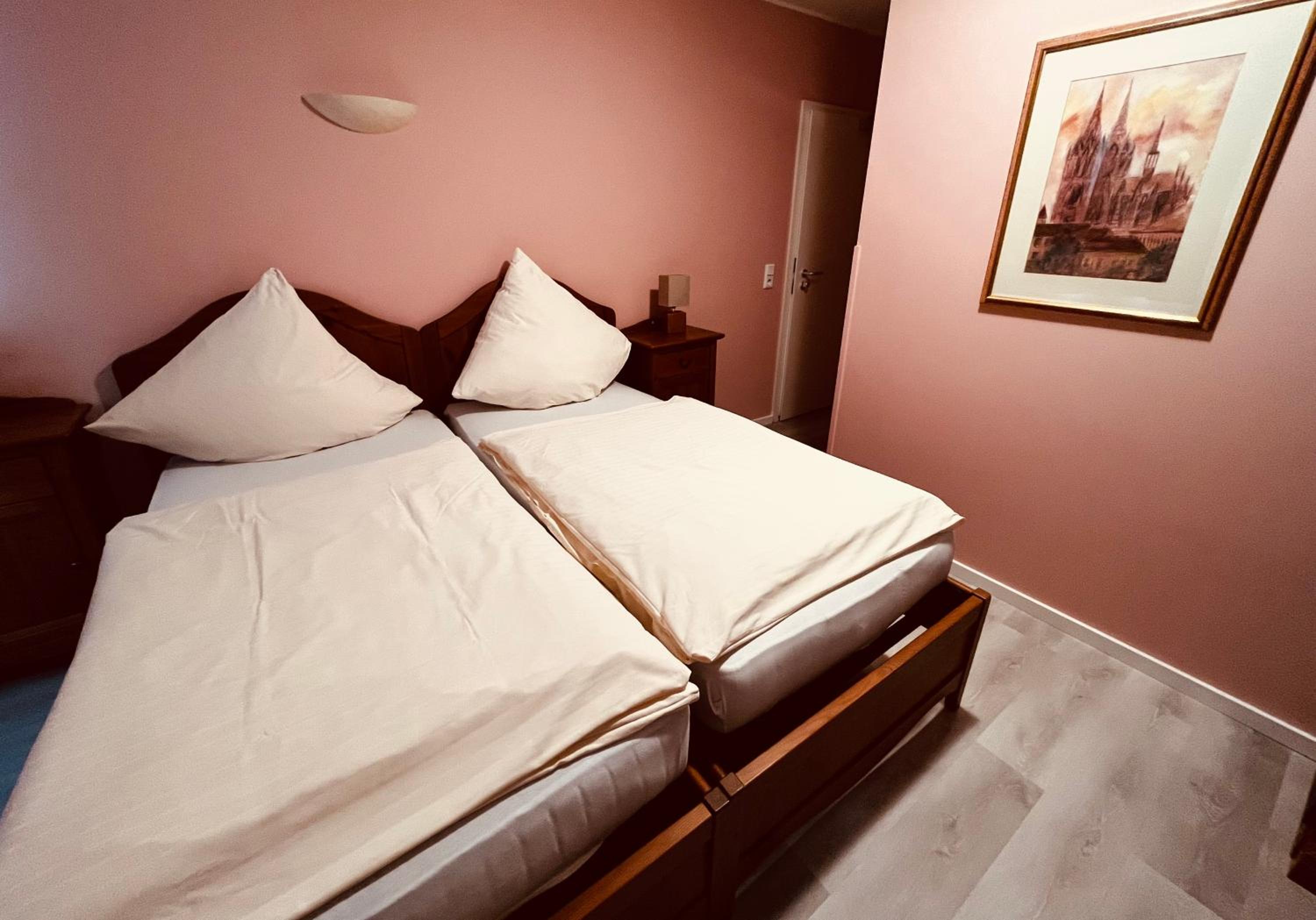 Double Room with Private Bathroom - Photo 3