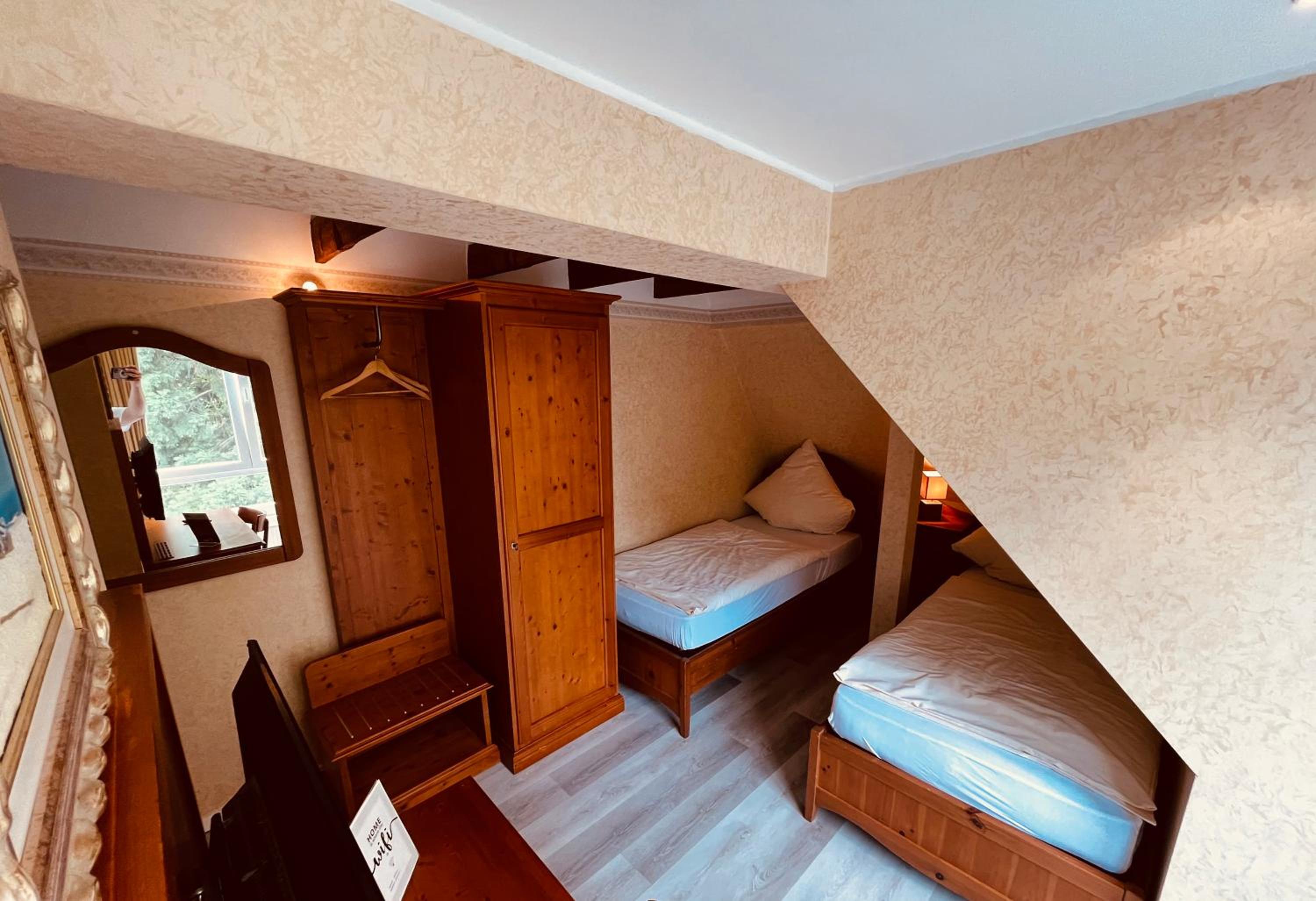 Double Room with Private Bathroom - Photo 5