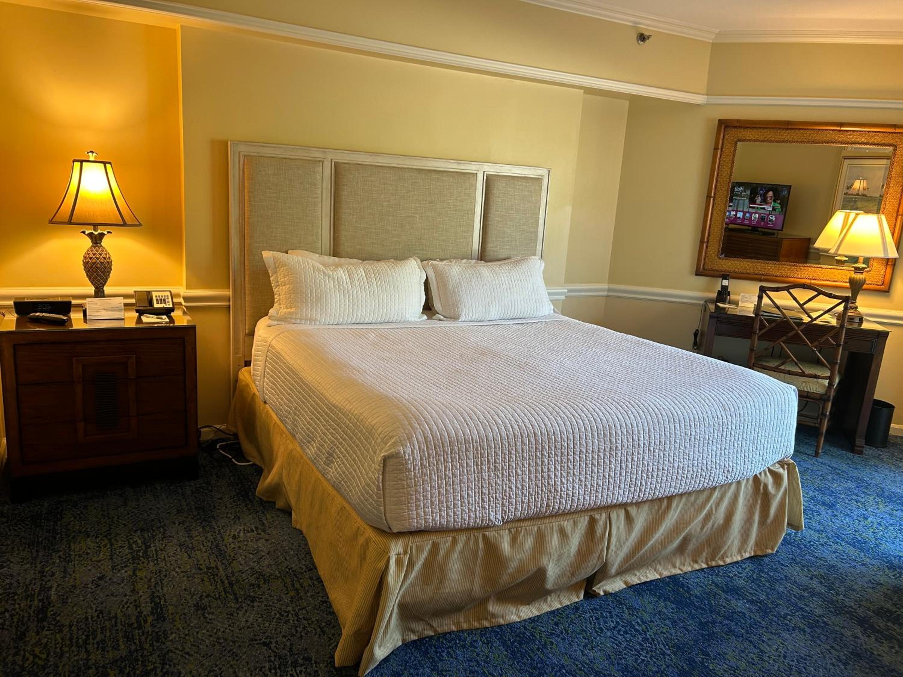 King Room with Balcony - Photo 1