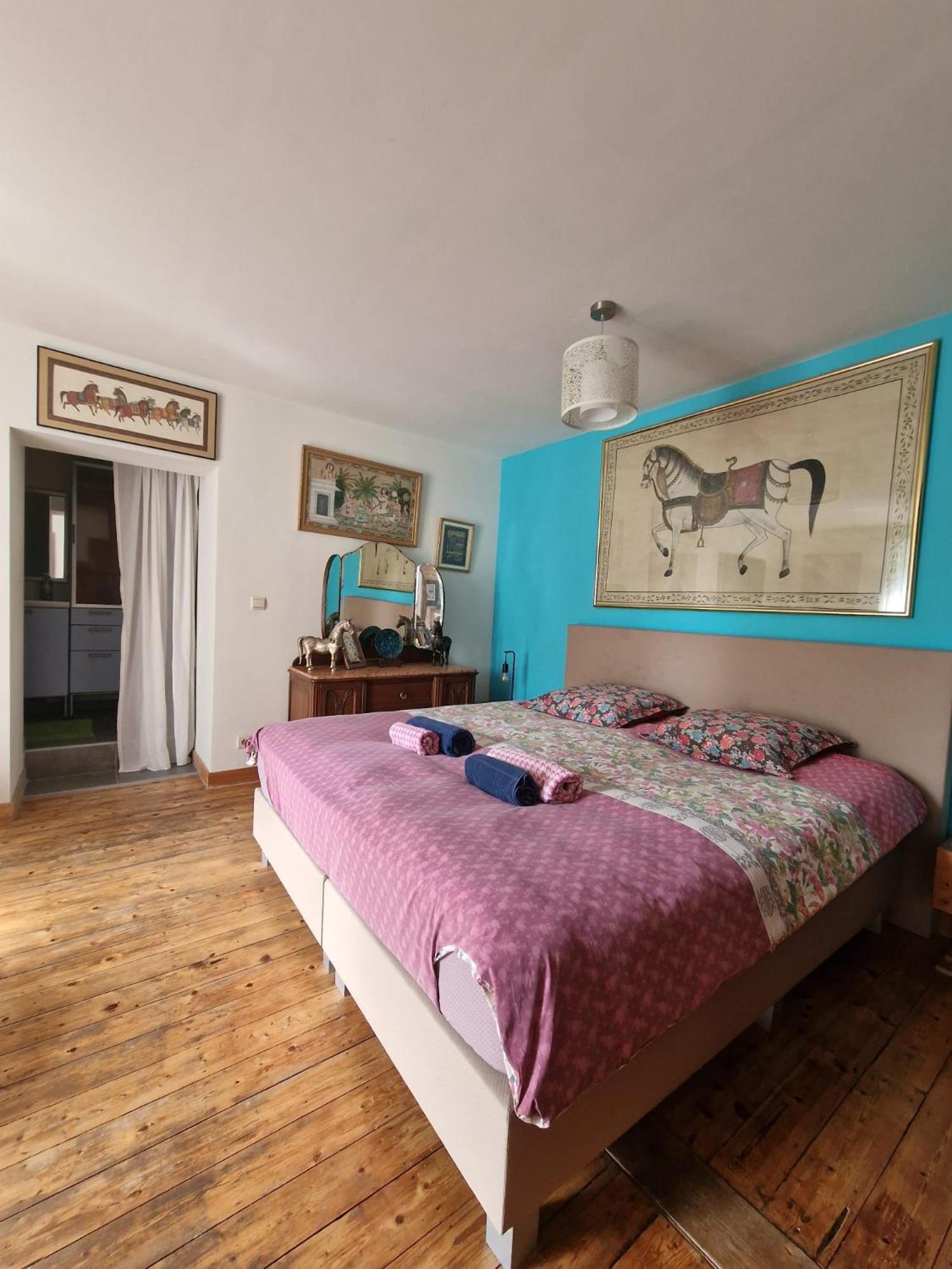 Large Double Room photo 2