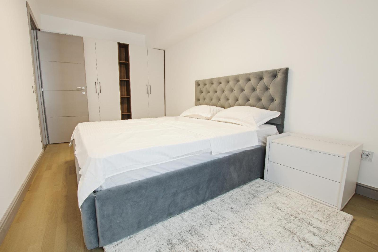 One-Bedroom Apartment photo 3