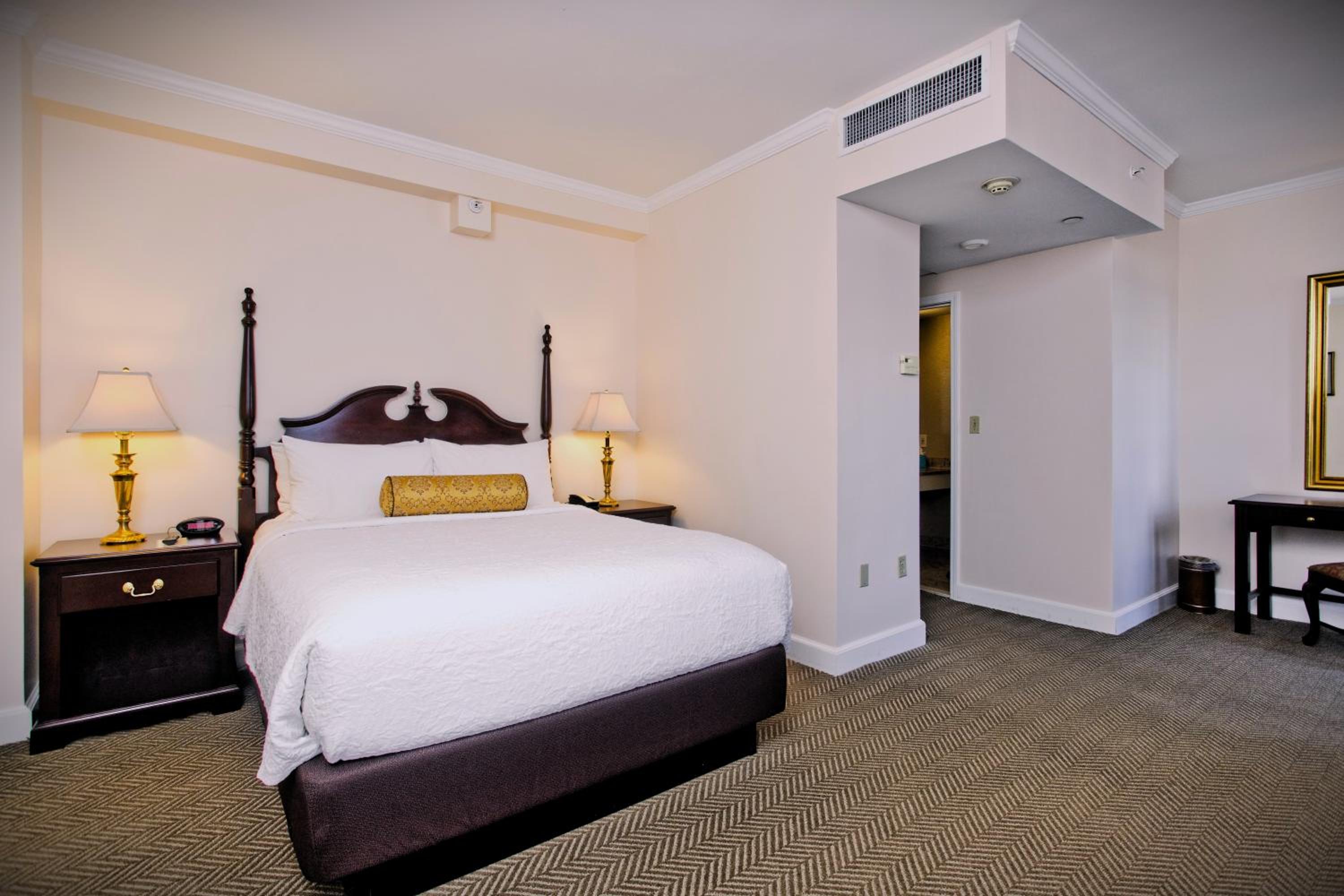 Queen Room photo 3