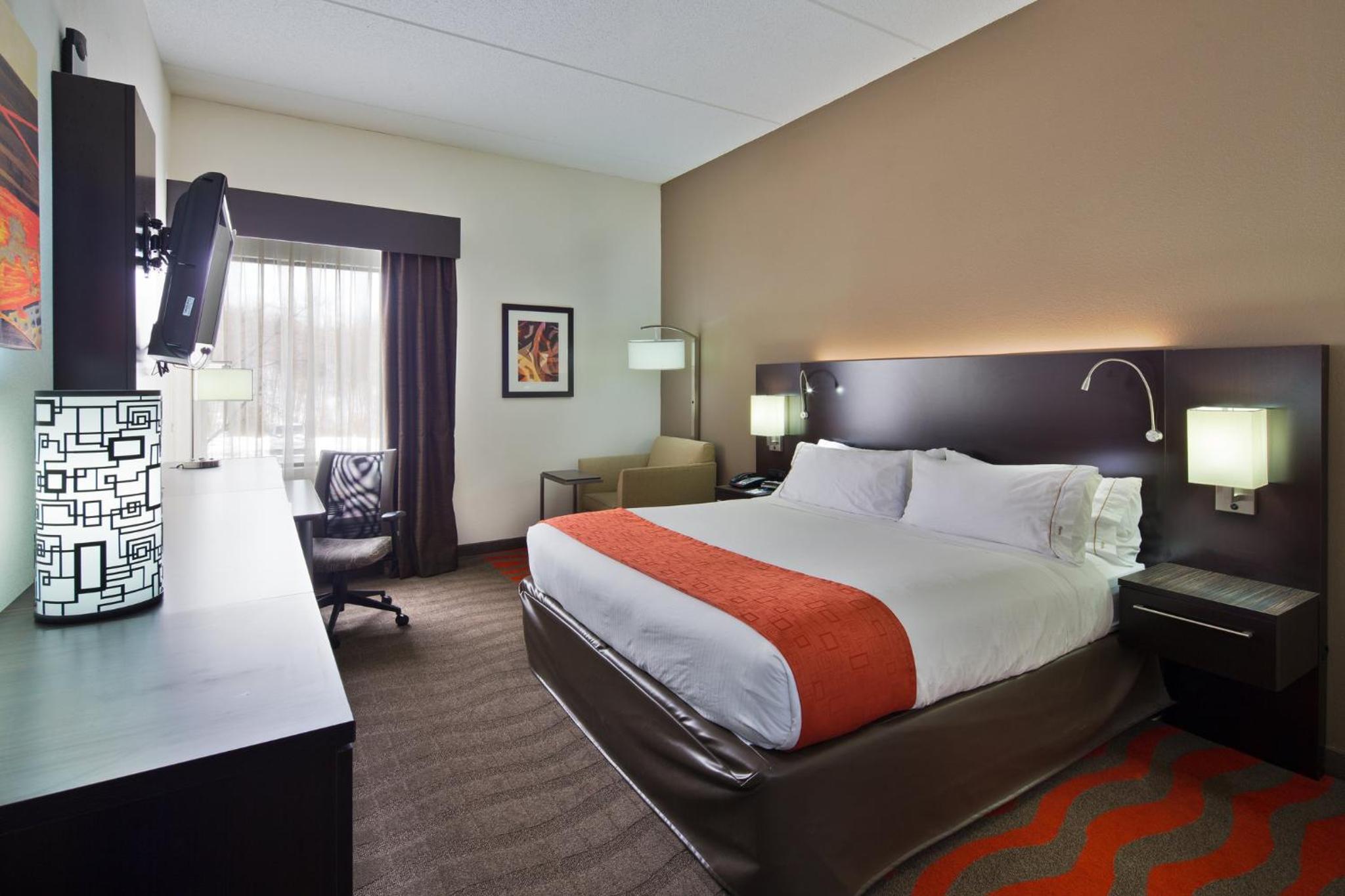 King Room - Mobility Access/Hearing Accessible - Photo 1