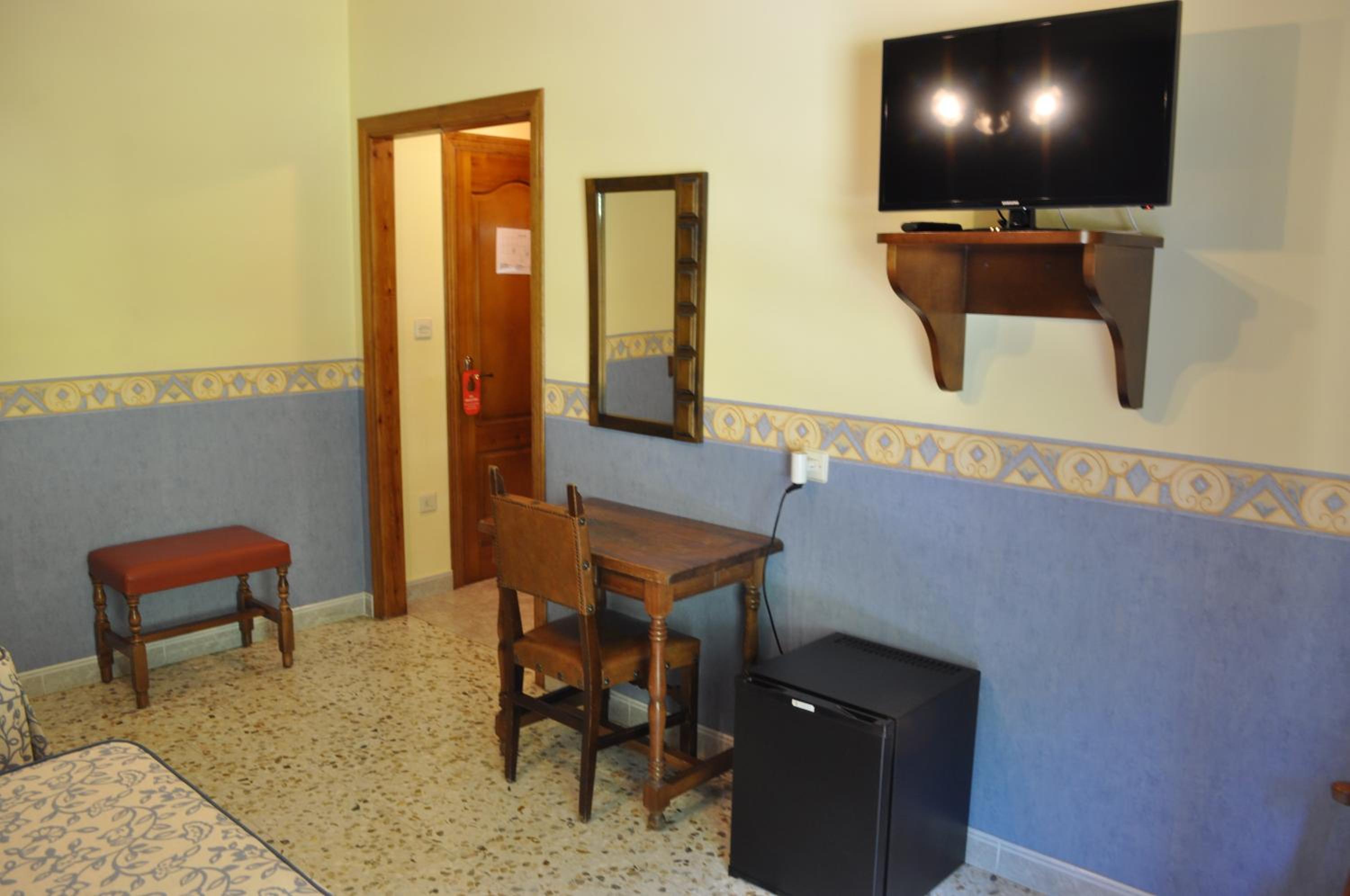 Double Room with Extra Bed photo 3