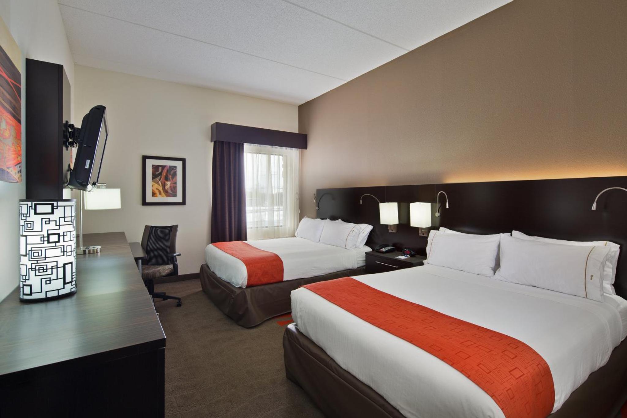 Standard Queen Room with Two Queen Beds and Tub - Mobility/Communications Accessible - Photo 1