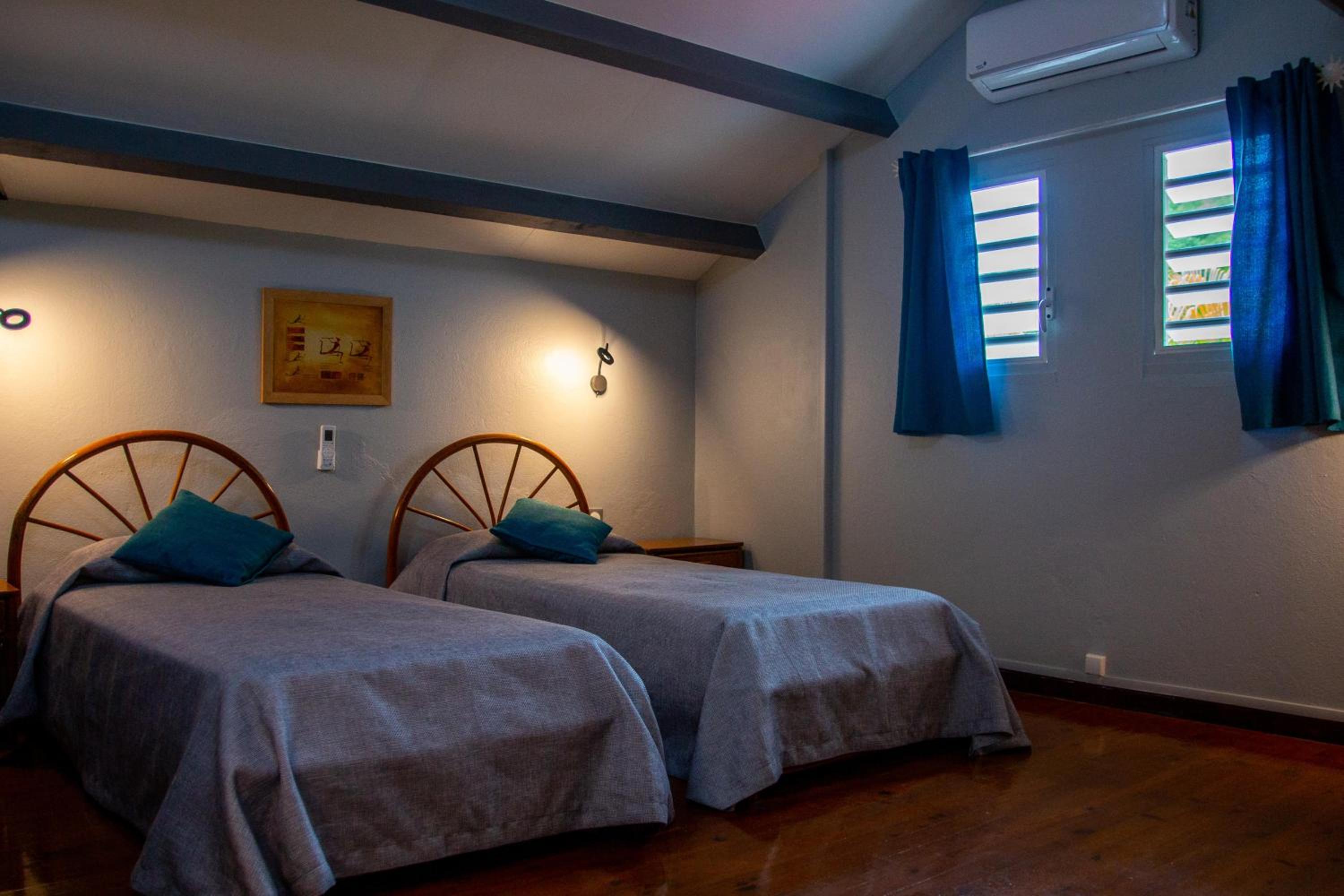 Two-Bedroom Apartment - Photo 2