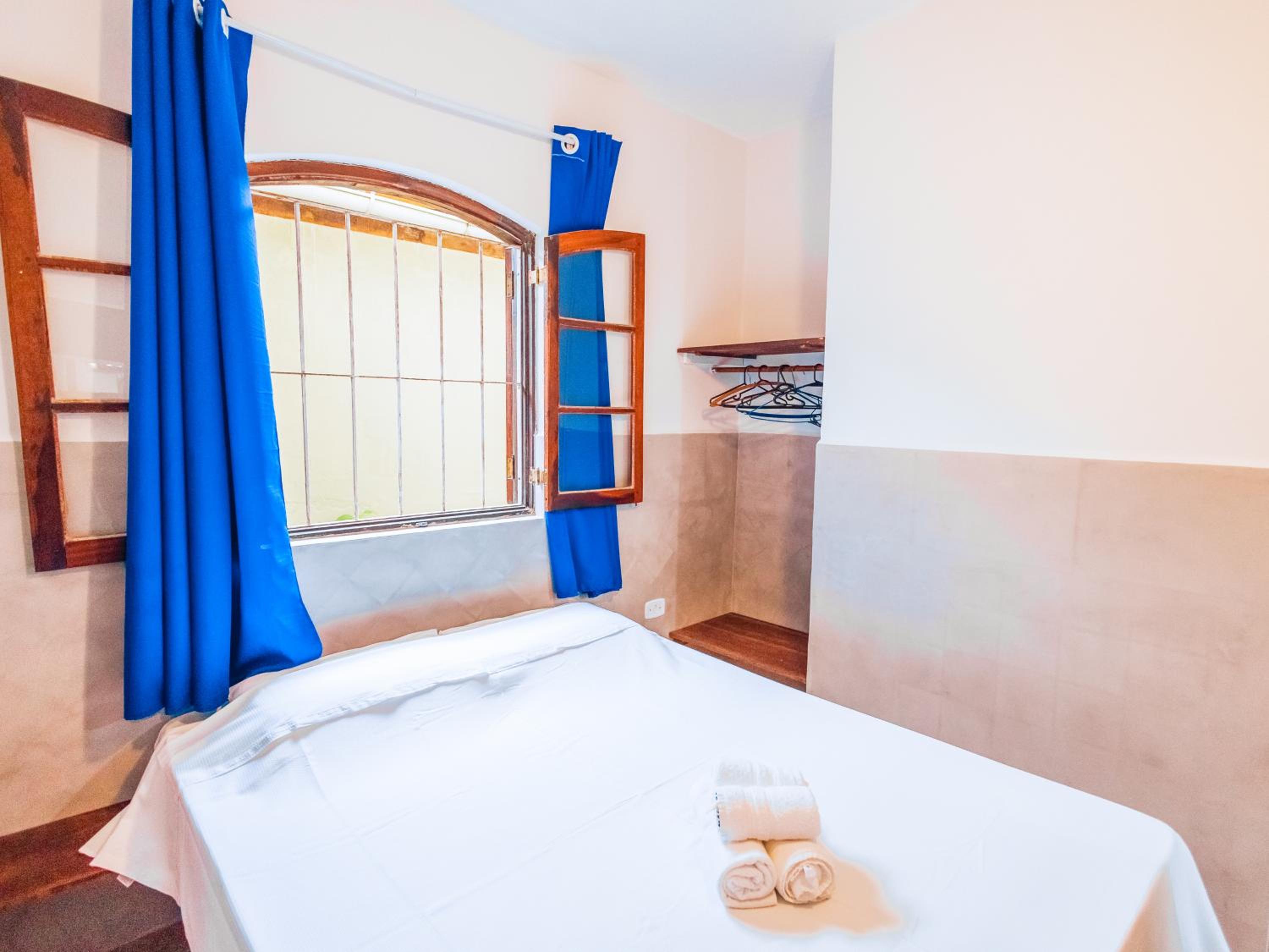 Family Room - Photo 2