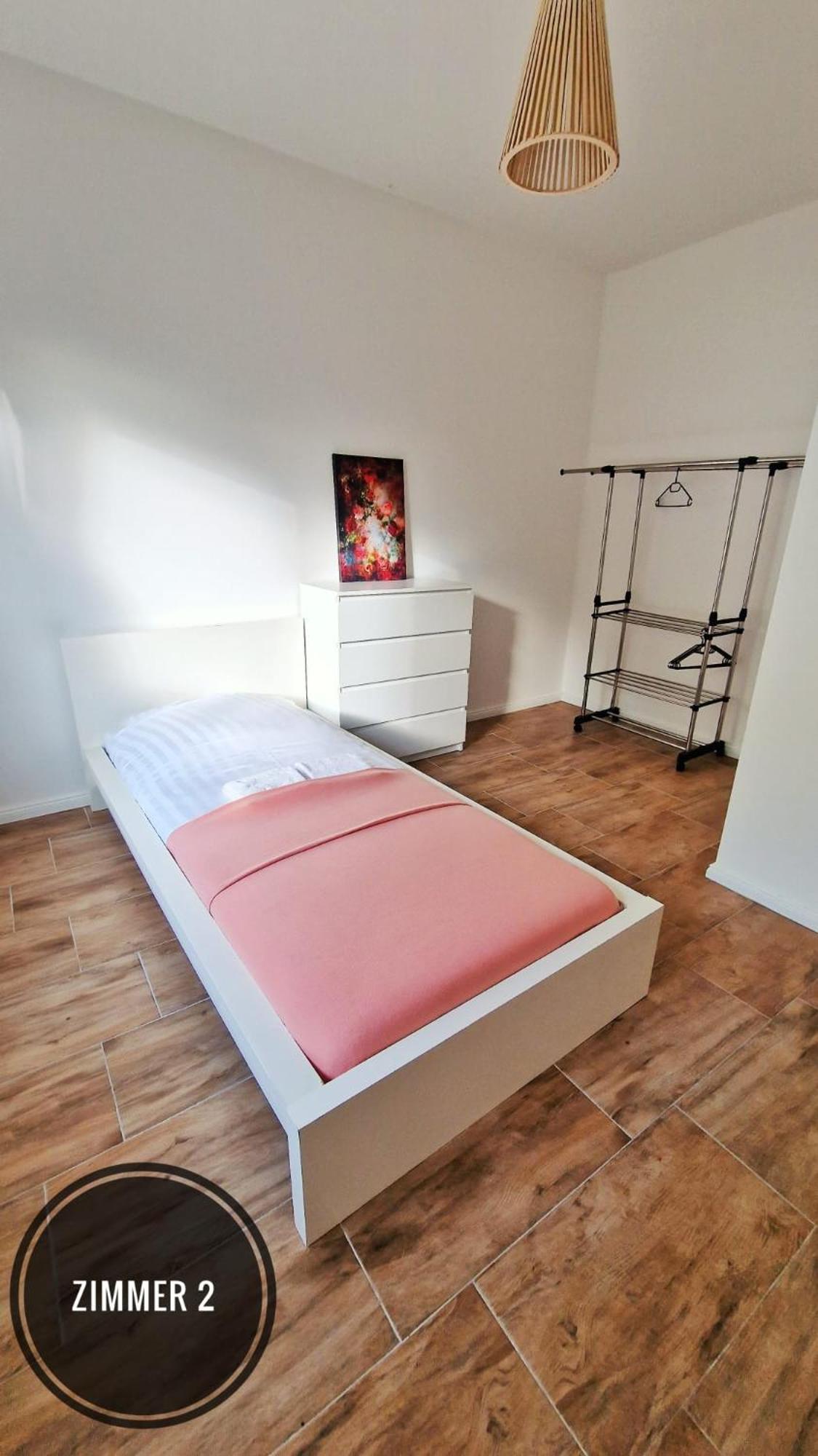 Single Room with Shared Bathroom photo 1