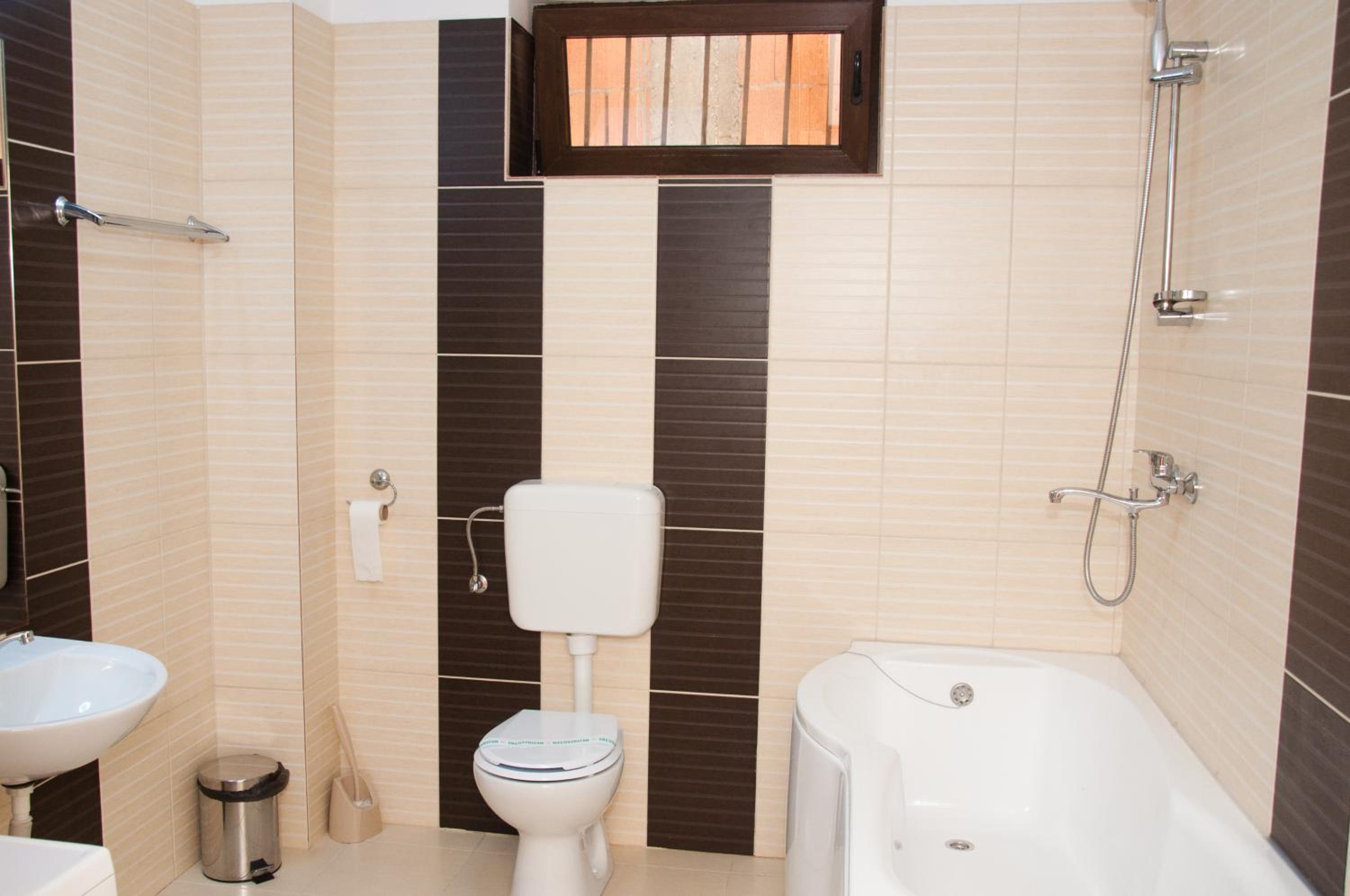 Triple Room - Ground Floor photo 2