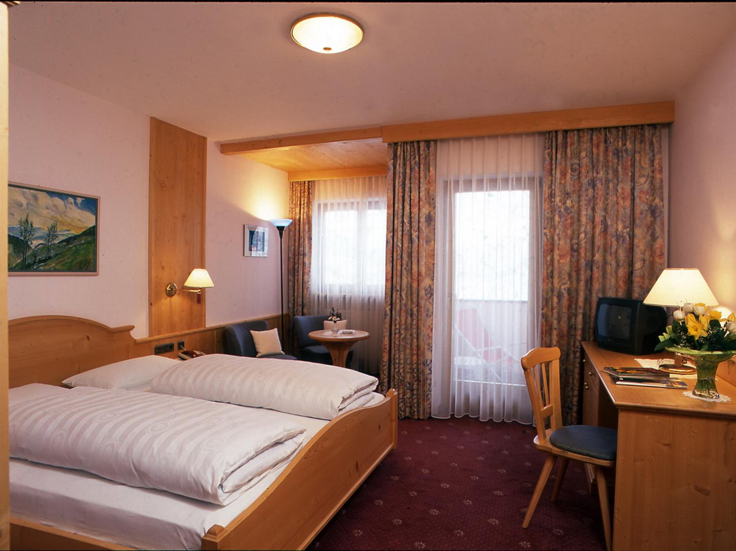 Double Room with Balcony - Photo 3