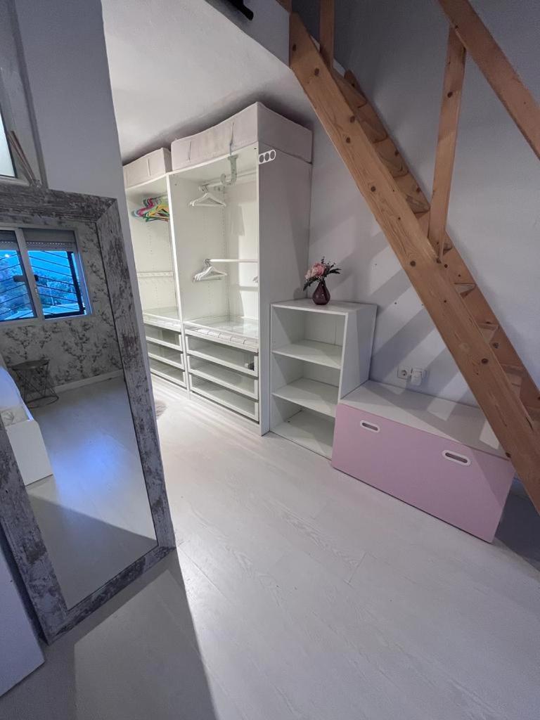 Triple Room with Private Bathroom photo 2