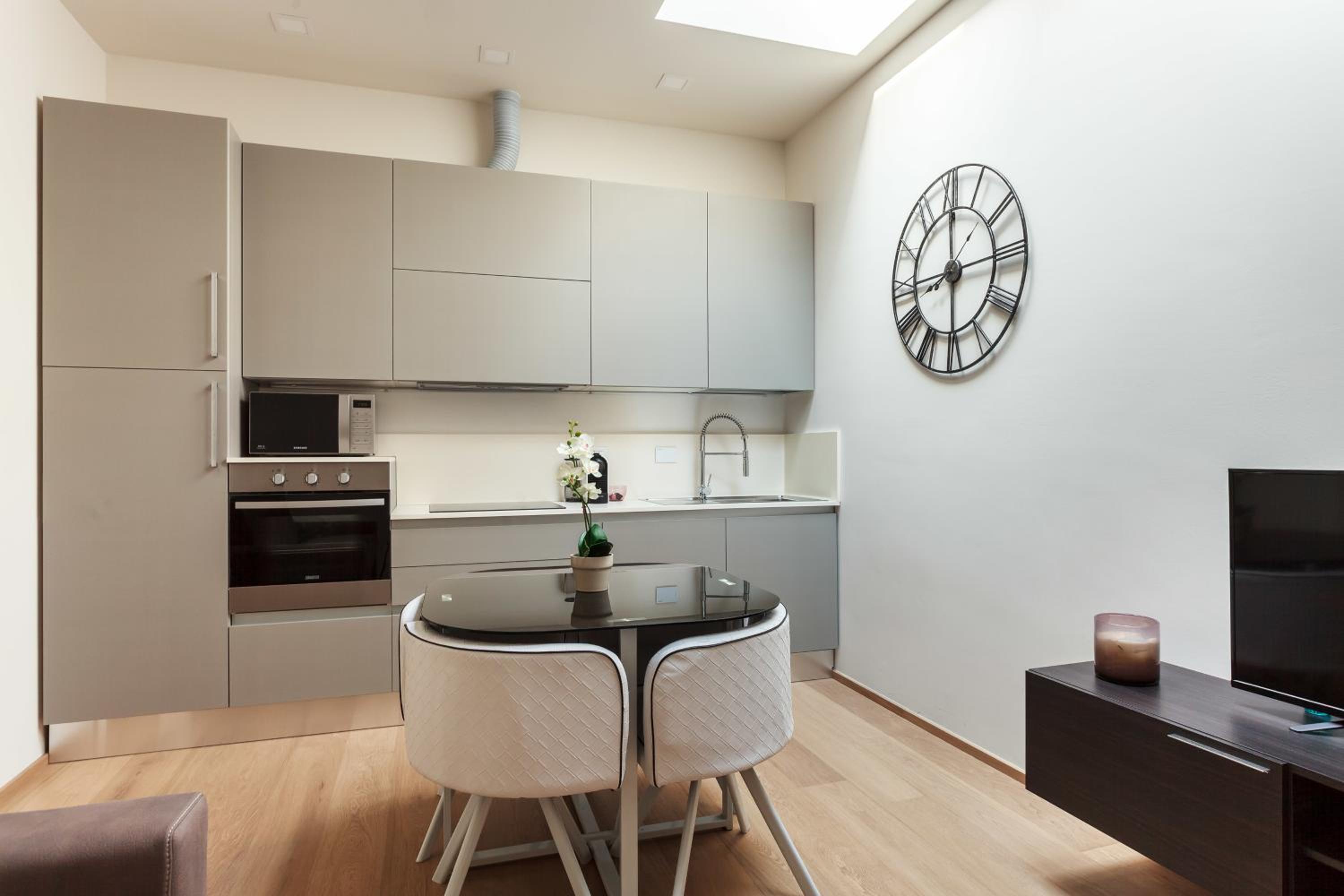 One-Bedroom Apartment - Photo 19