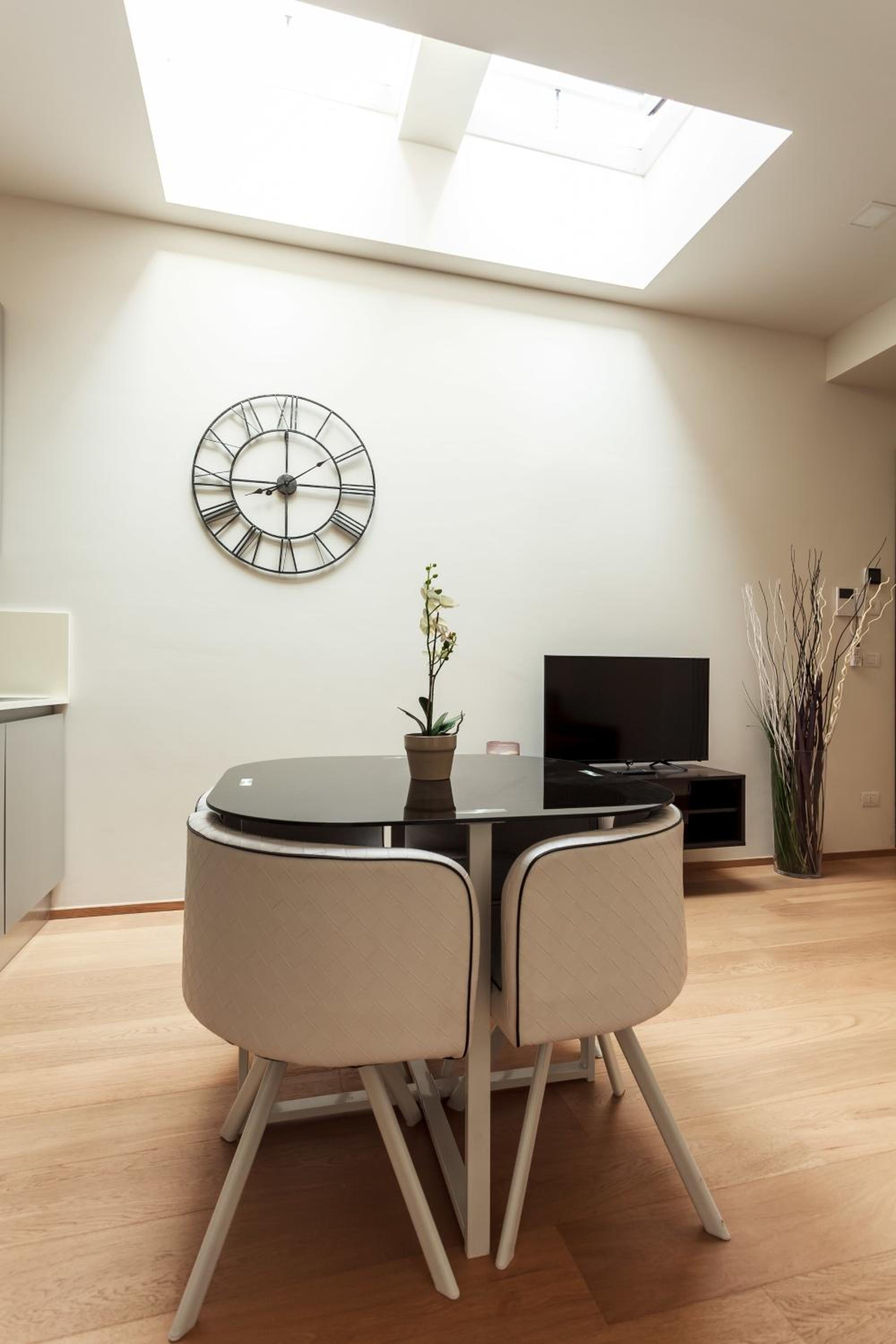 One-Bedroom Apartment - Photo 7
