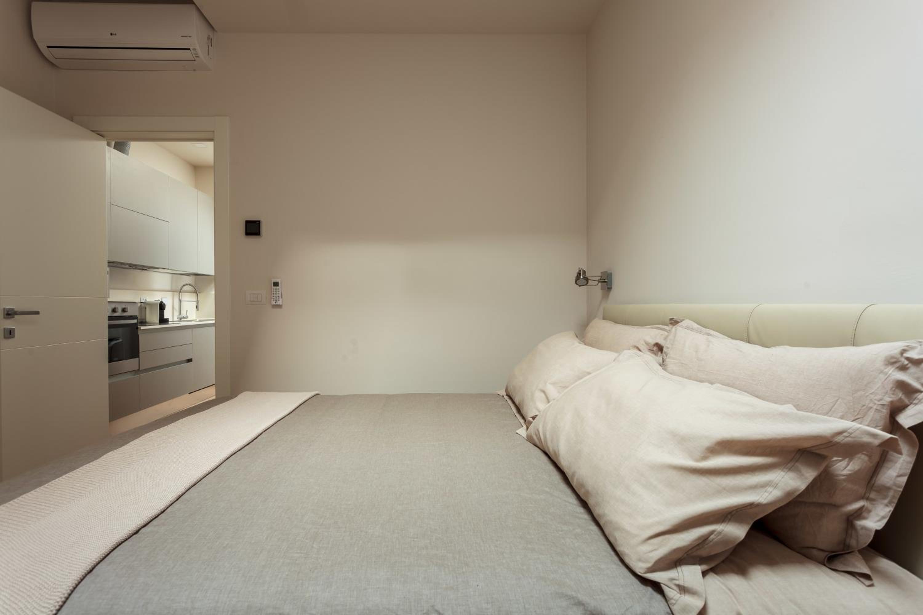 One-Bedroom Apartment - Photo 9