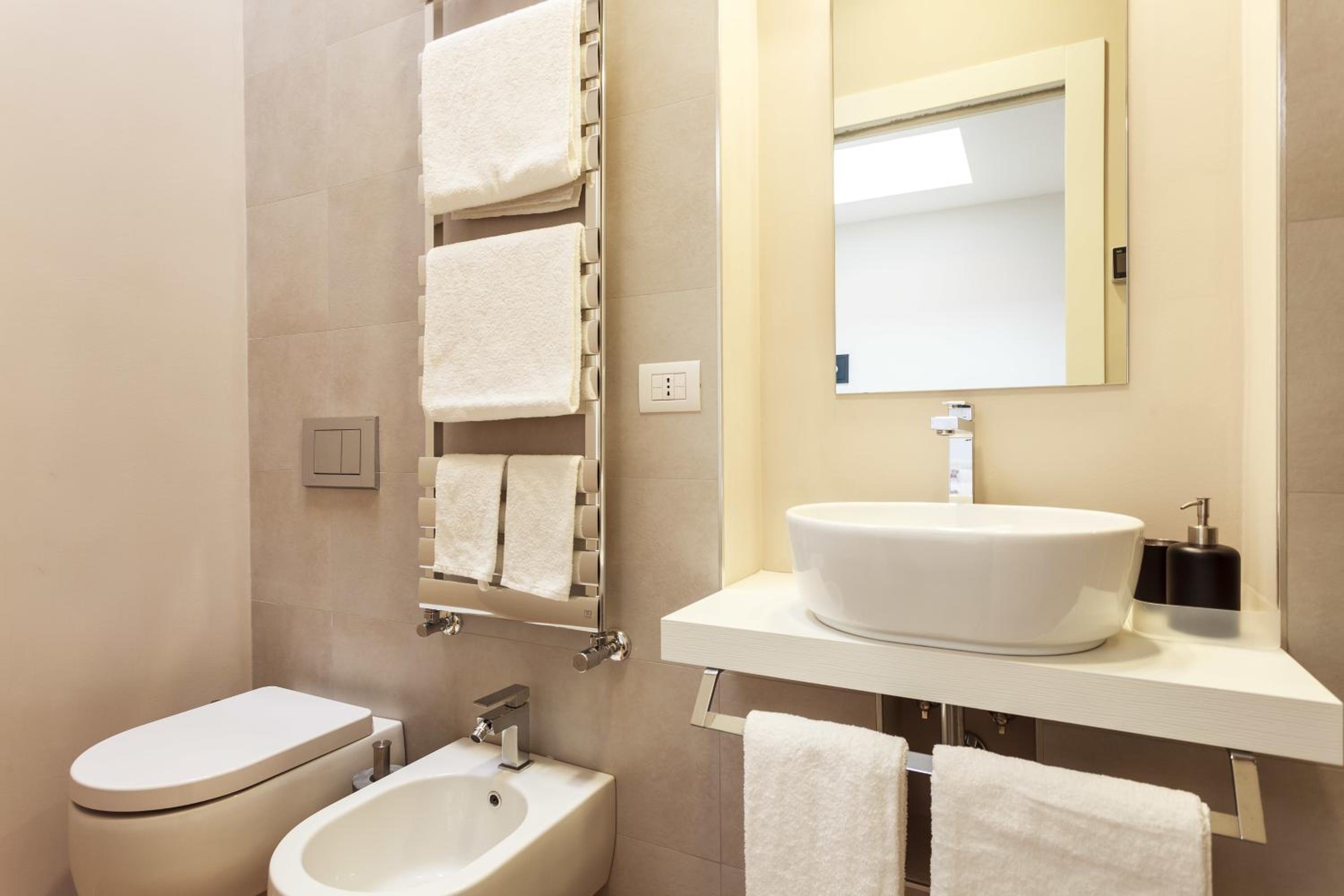 One-Bedroom Apartment - Photo 12