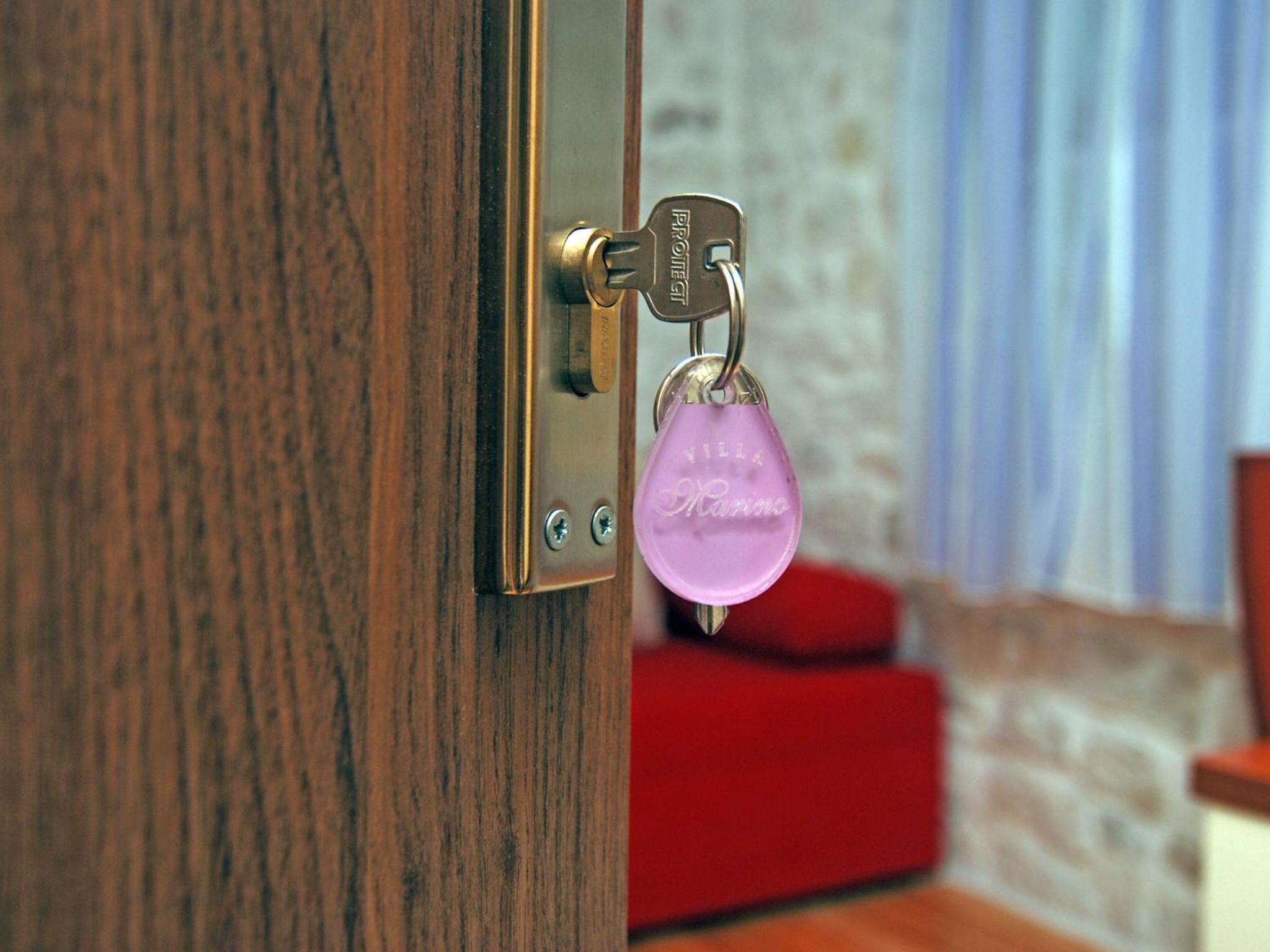 Deluxe Double Room (2 Adults + 1 Child)