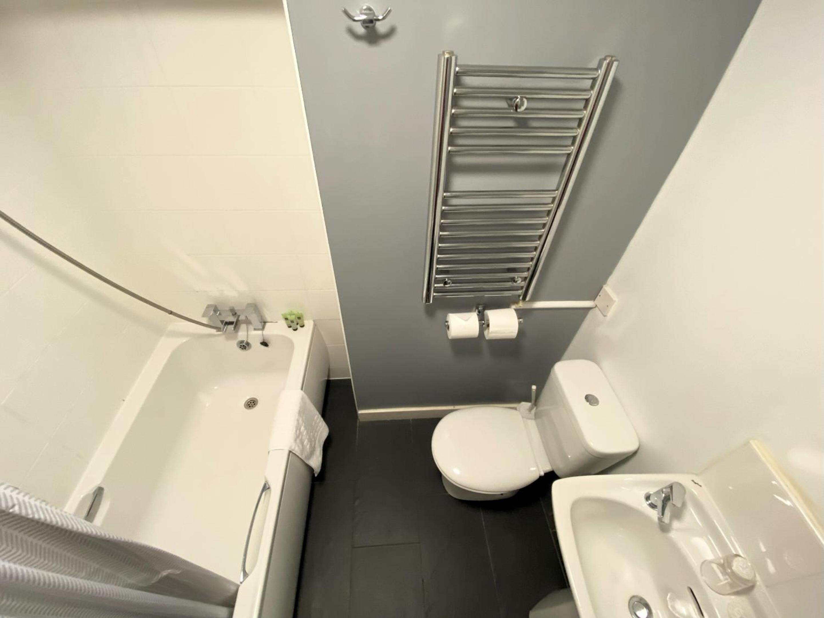 Double Room with Private Bathroom photo 3