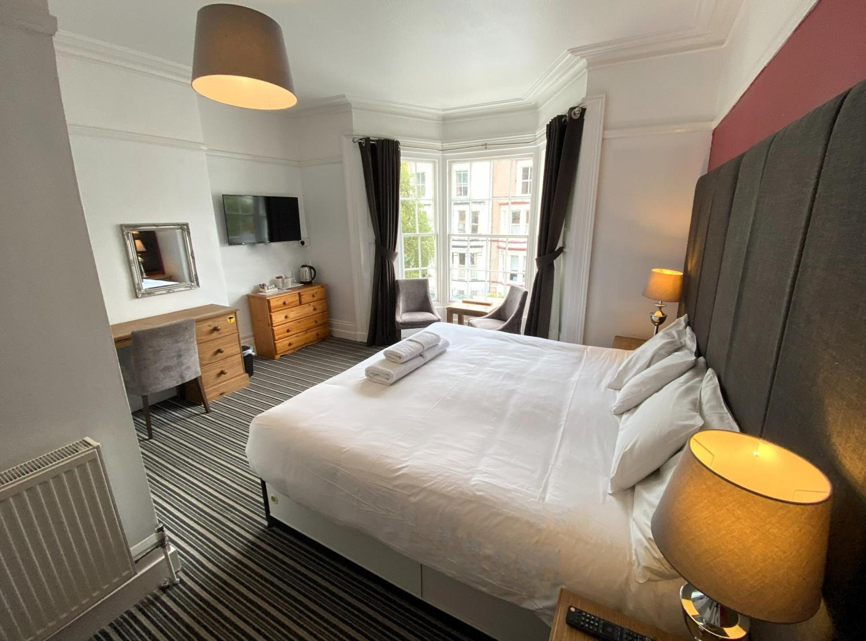 Double Room with Private Bathroom photo 2