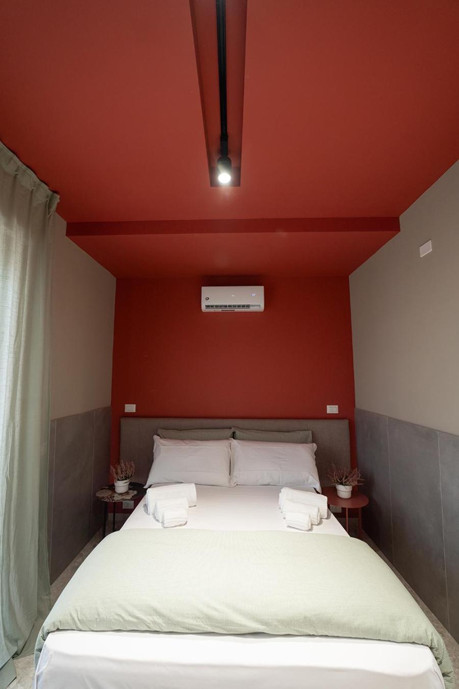 Deluxe Double Room with Side Sea View