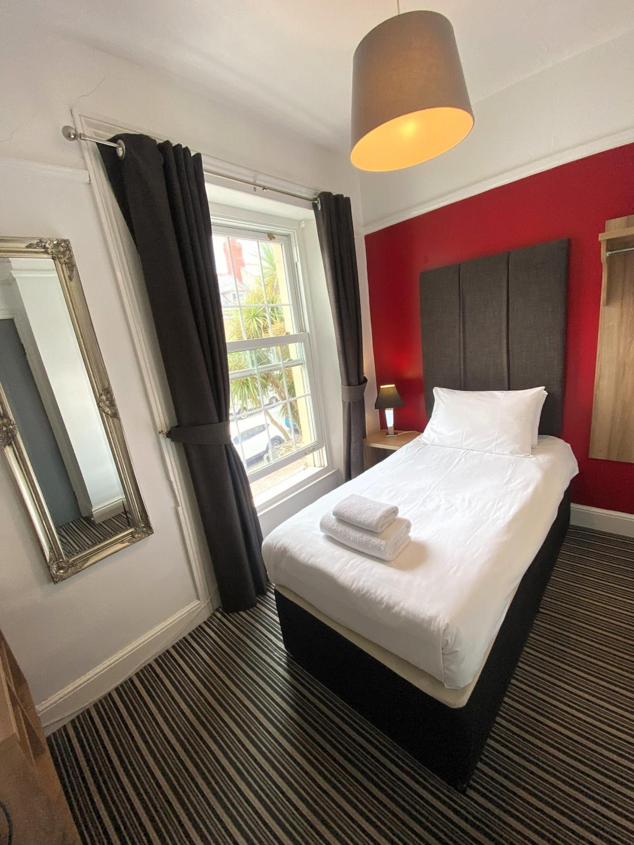 Single Room photo 1