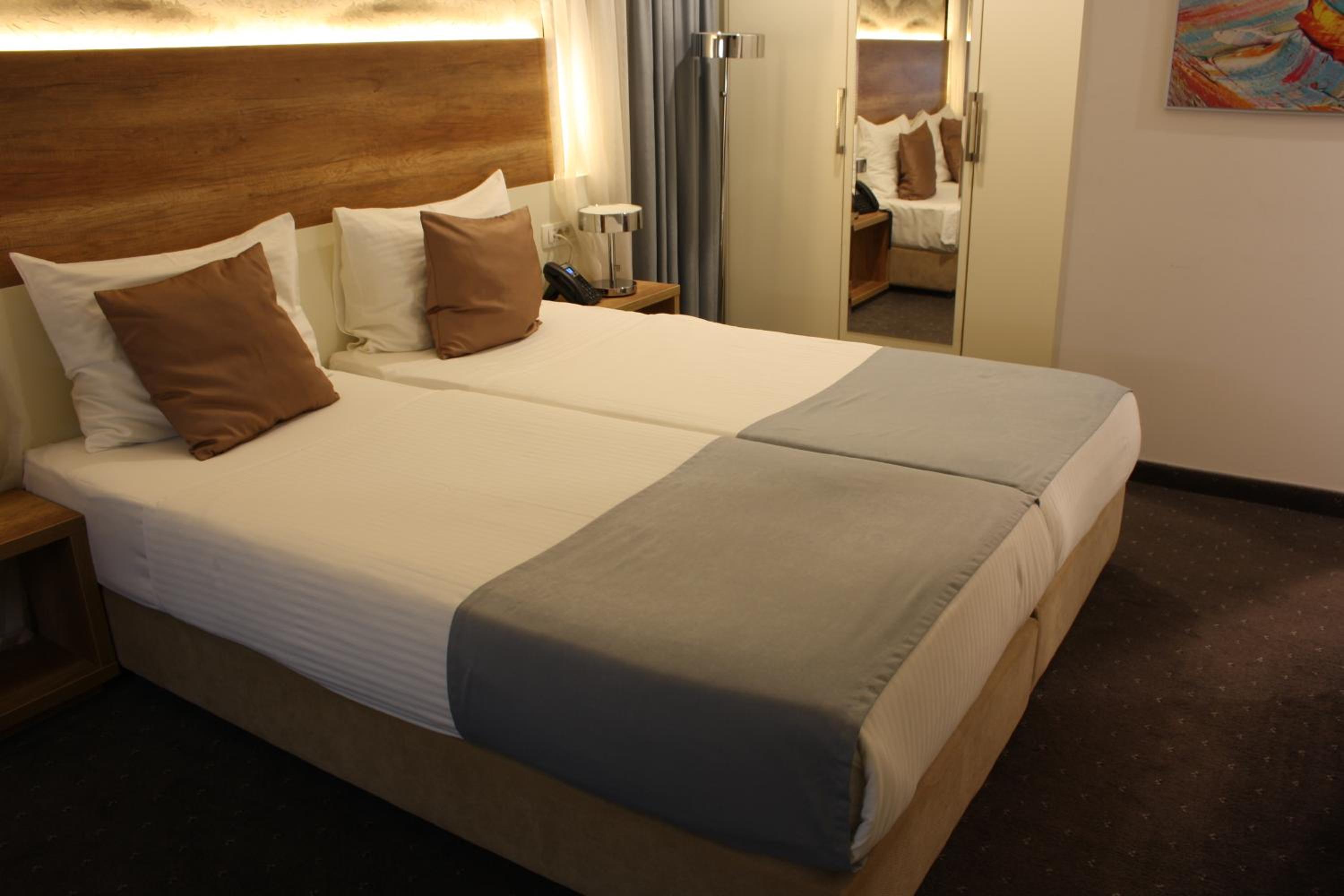 Superior Twin Room photo 3