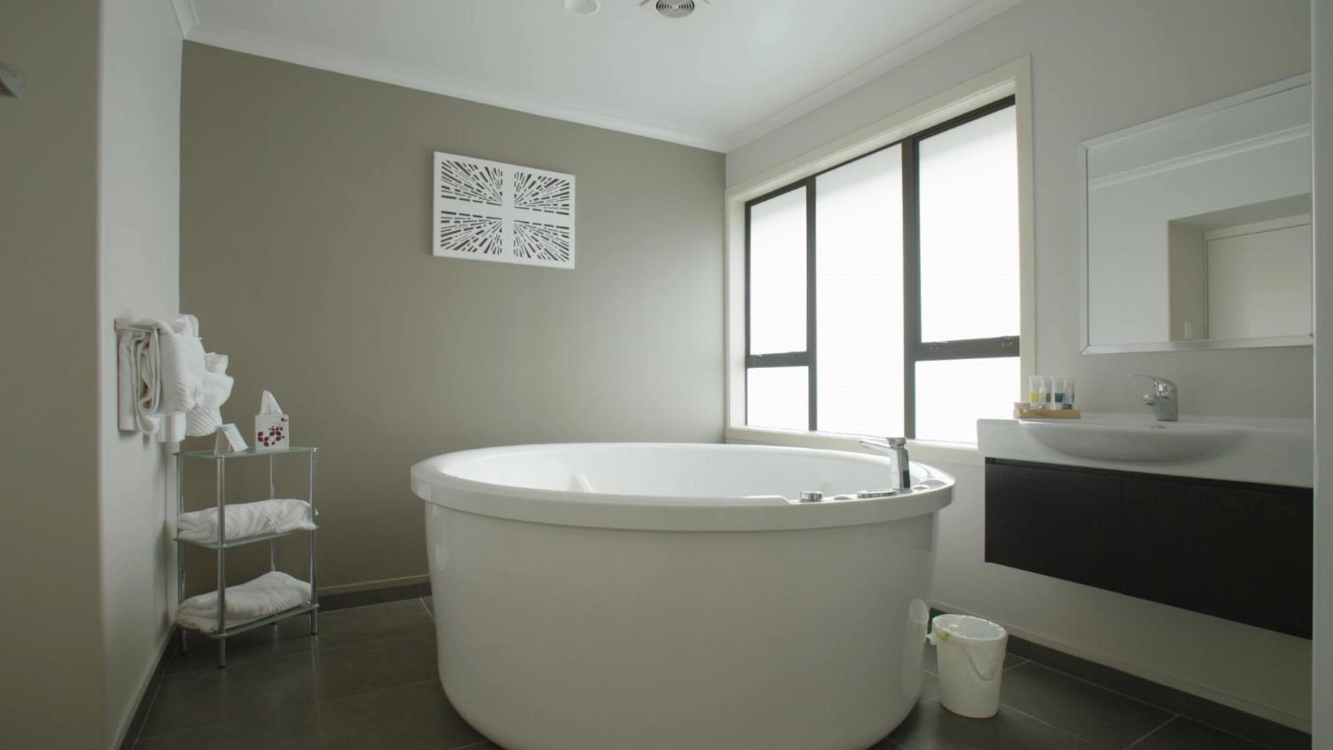 One Bedroom with Whirlpool - Photo 9