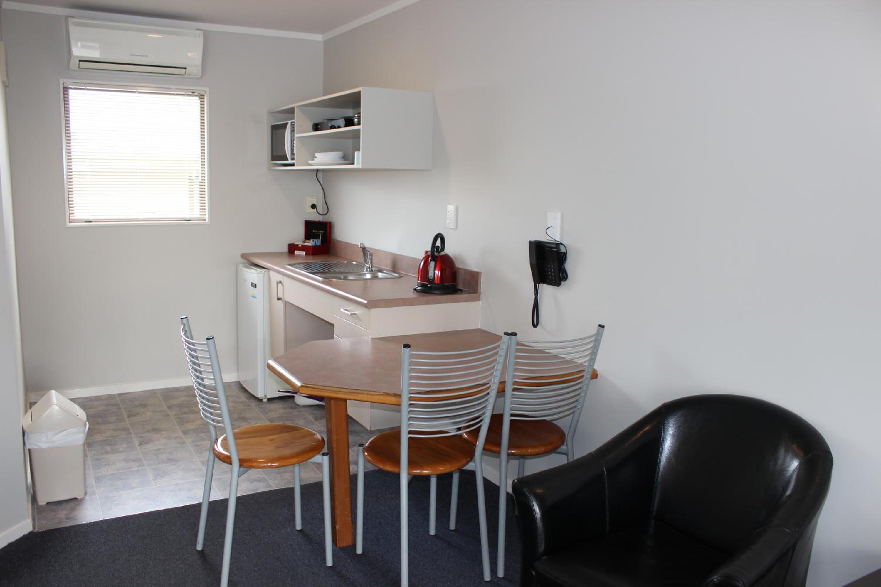 Townhouse - Photo 2