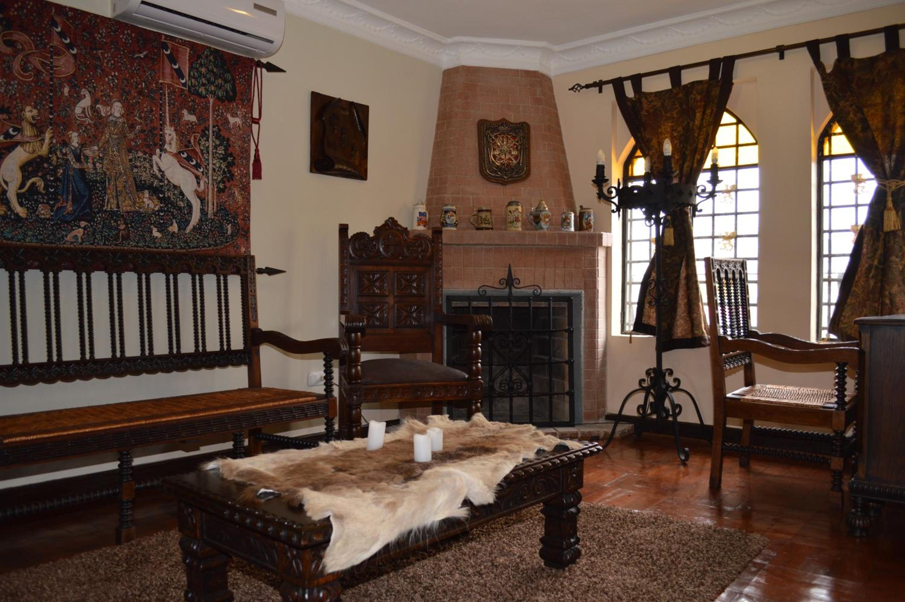 Deluxe King Suite