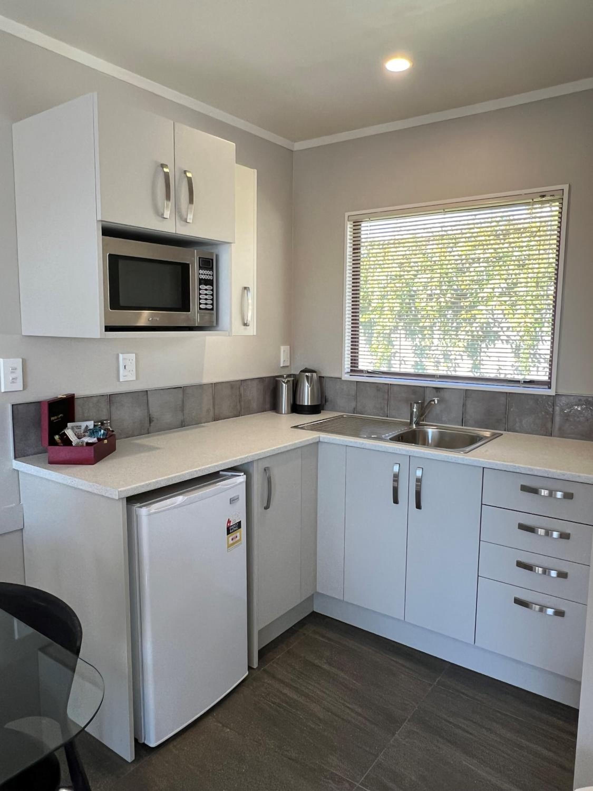 Two Bedroom with Spa - Photo 2