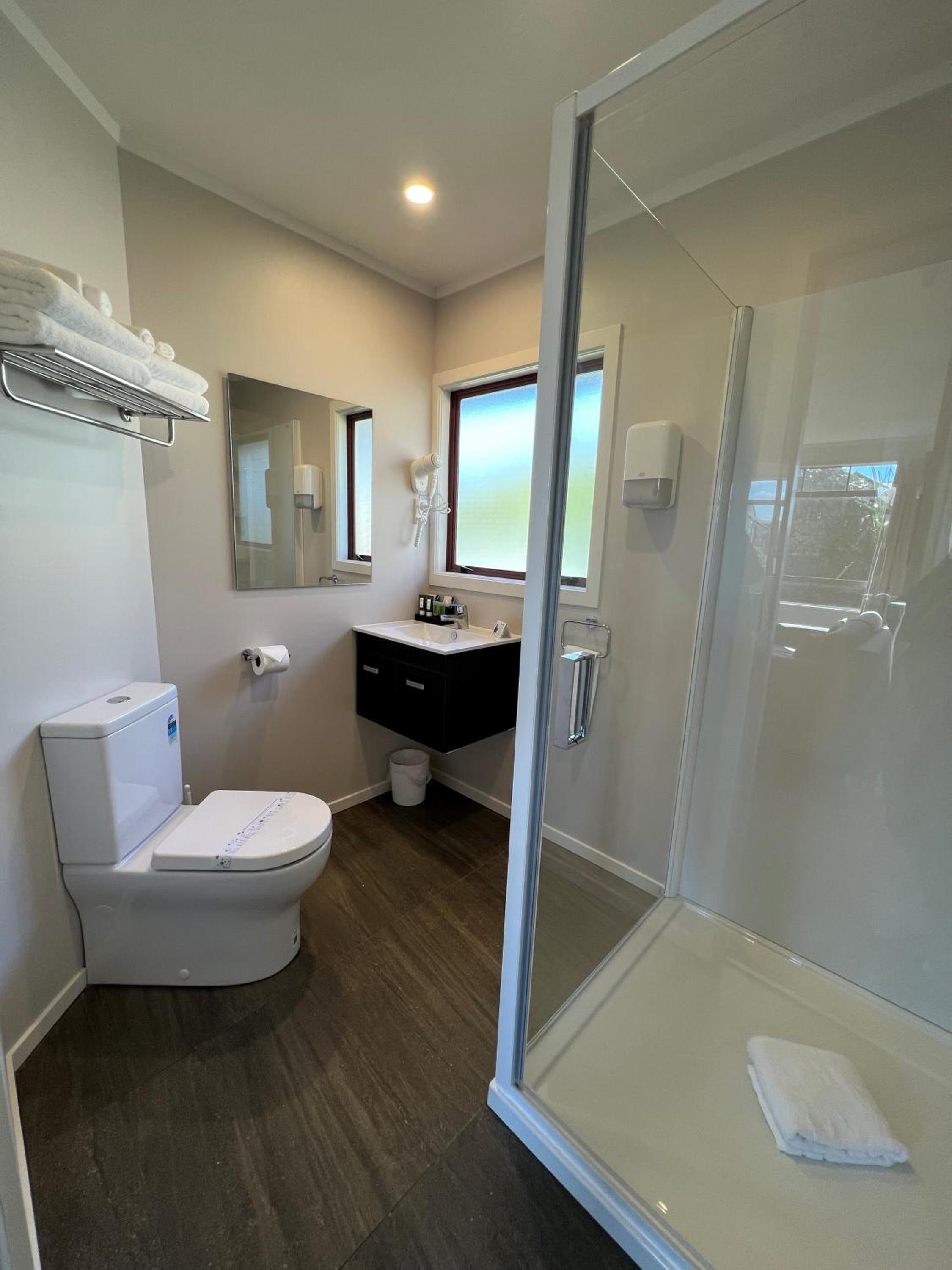 Two Bedroom with Spa - Photo 5