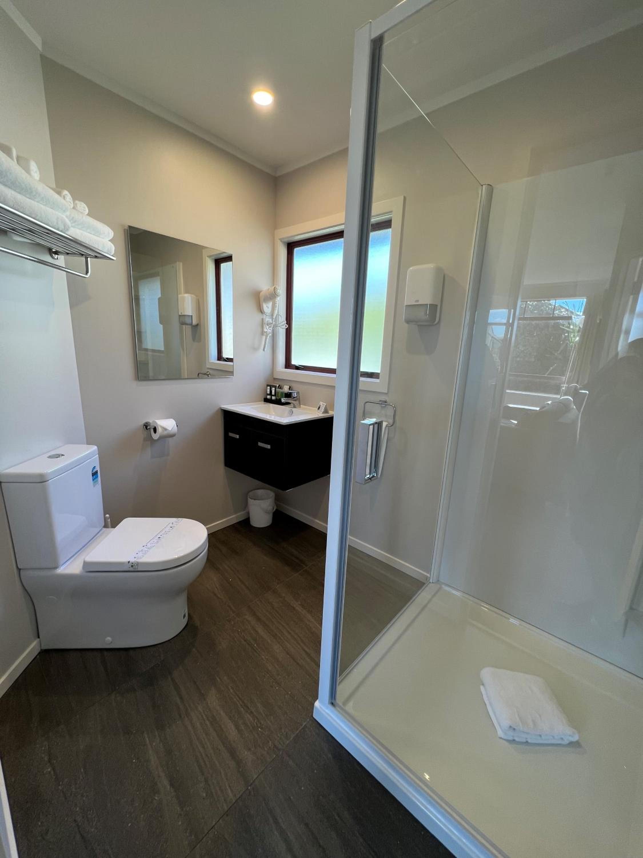 Two Bedroom with Spa - Photo 4