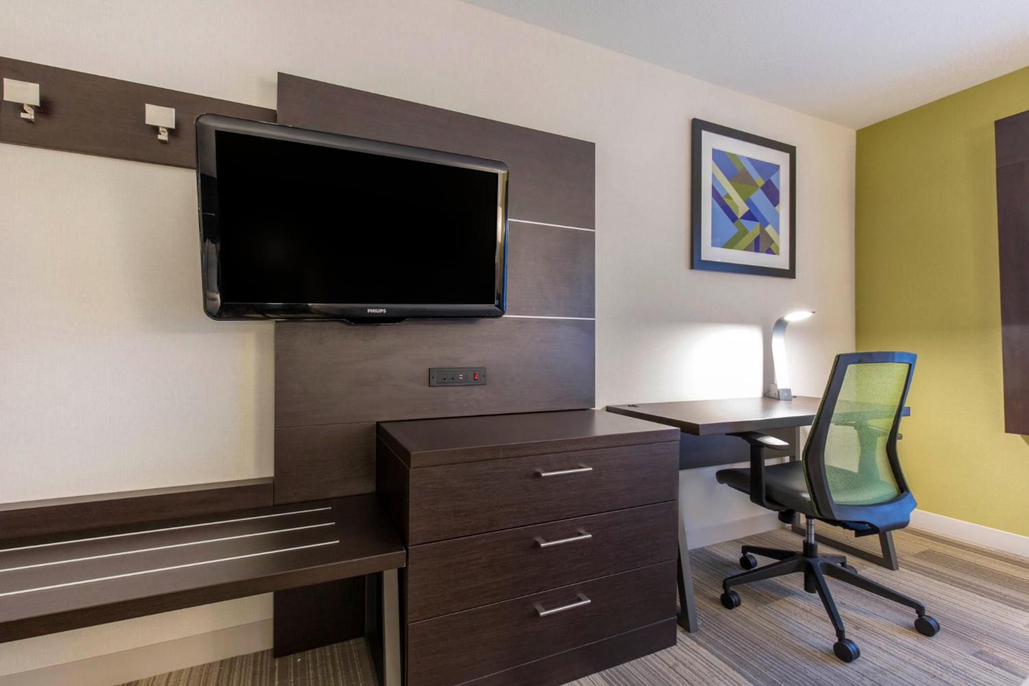 Standard King Room - Photo 3