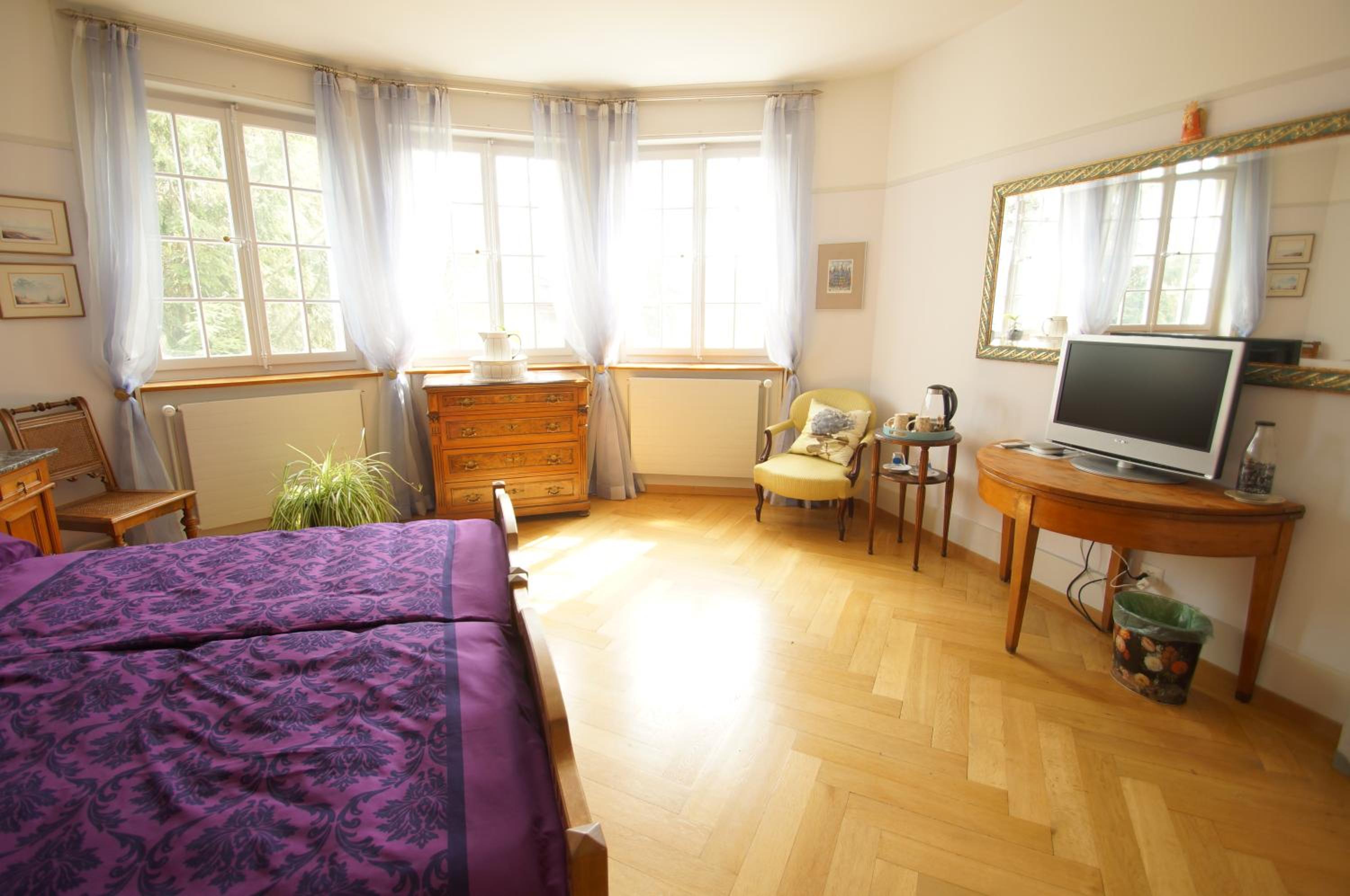 Twin Room with Private External Bathroom