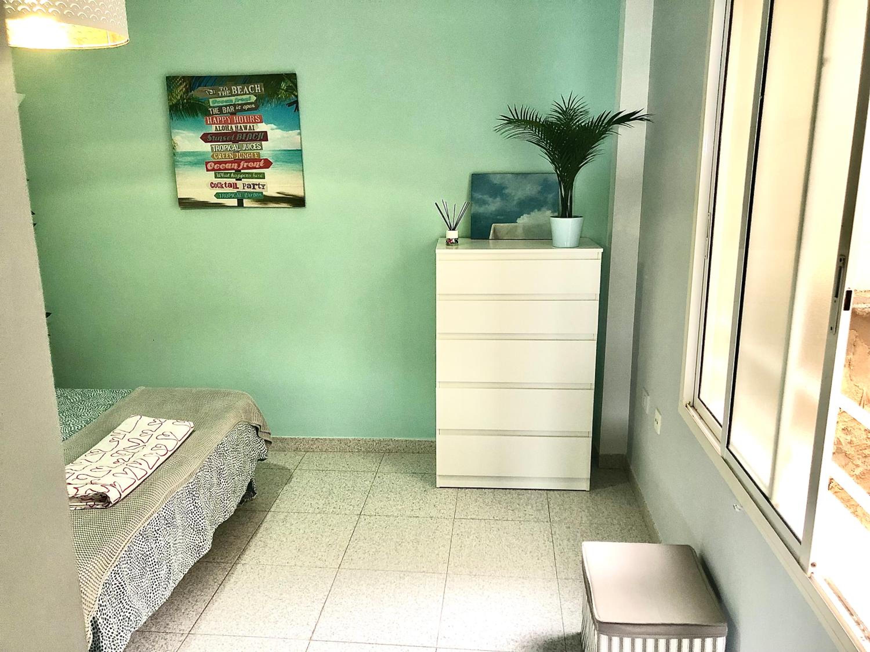 One-Bedroom Apartment photo 2