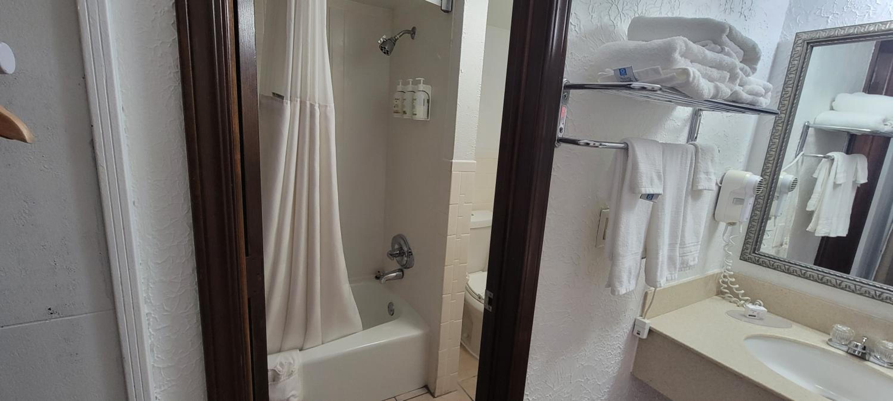 King Room - Second Floor/Non-Smoking - Photo 6